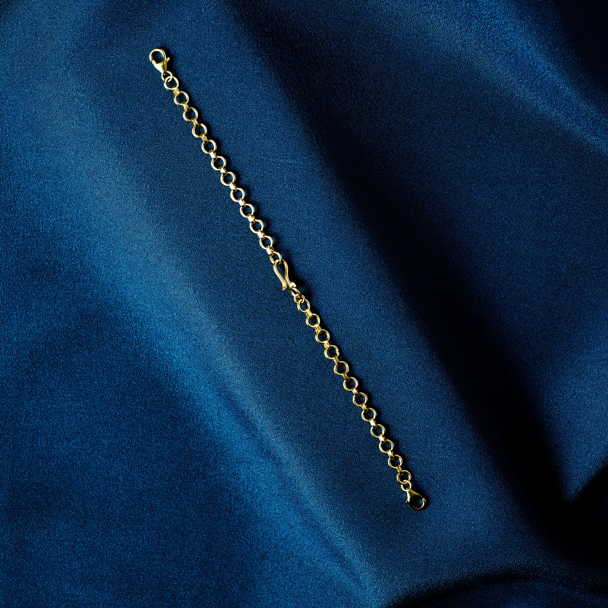 Adjustable gold round link back chain in 925 silver, round rings alternating with flat bars