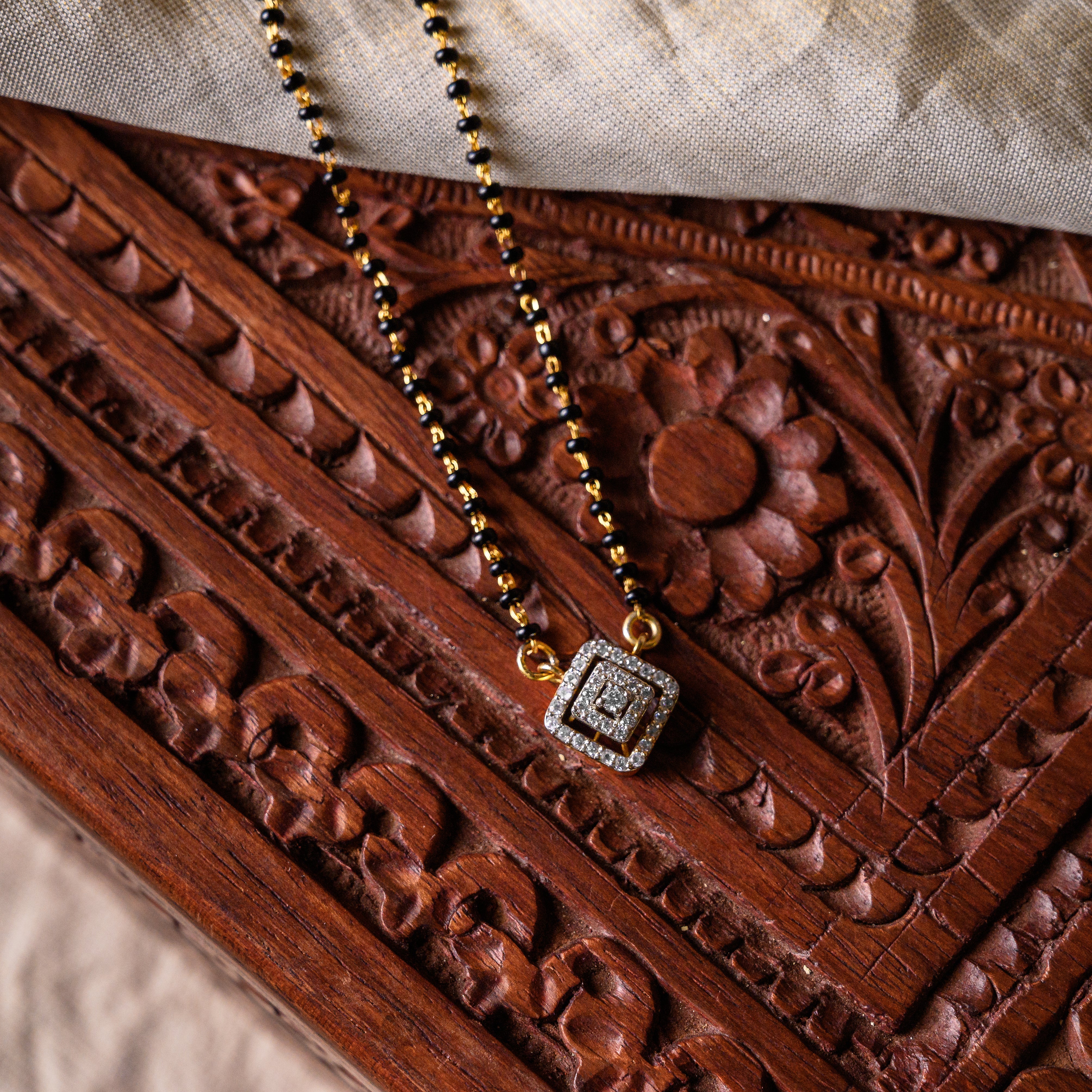 Onyx Glow Polki Pendant Mala