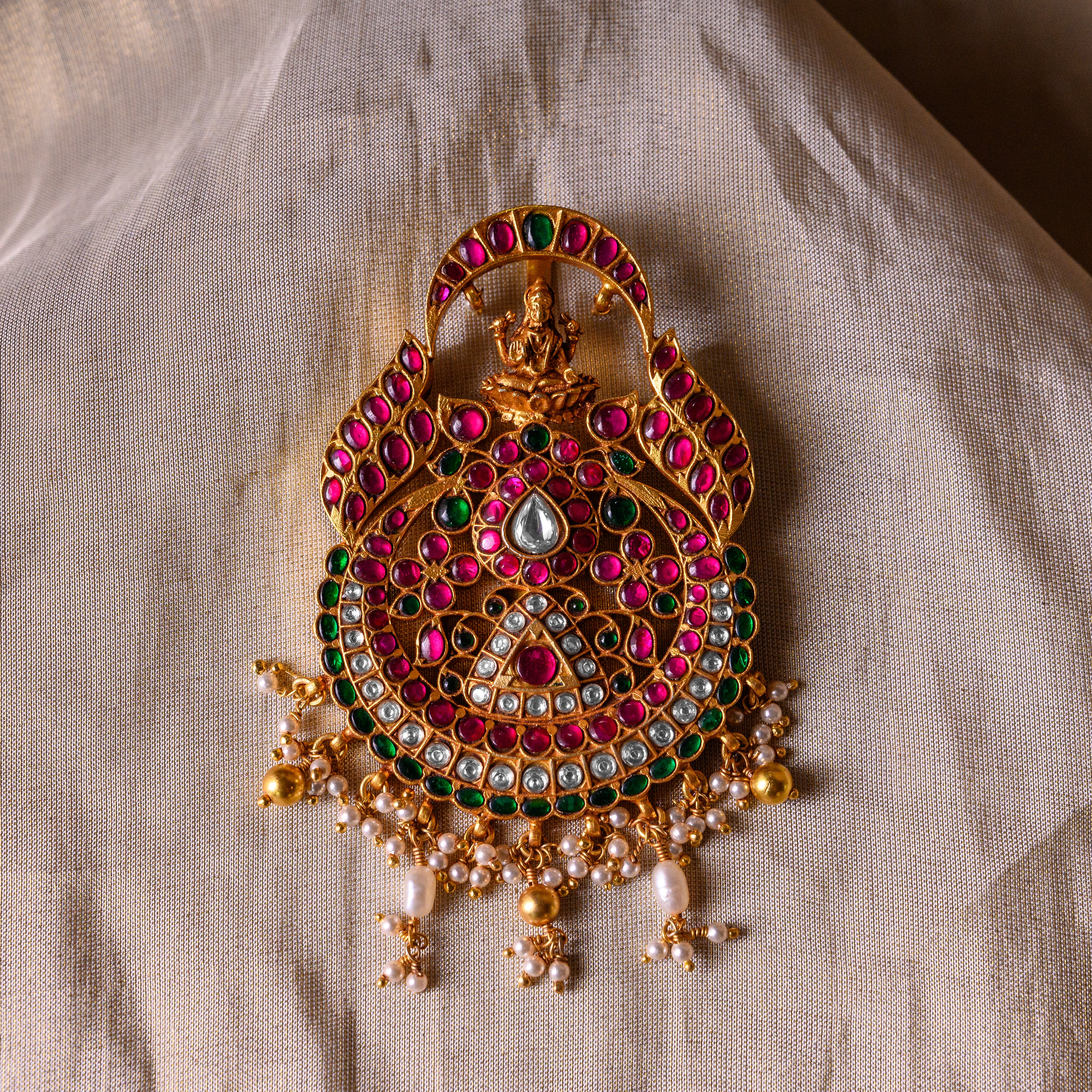 Vaishnavi Kundan Pendant