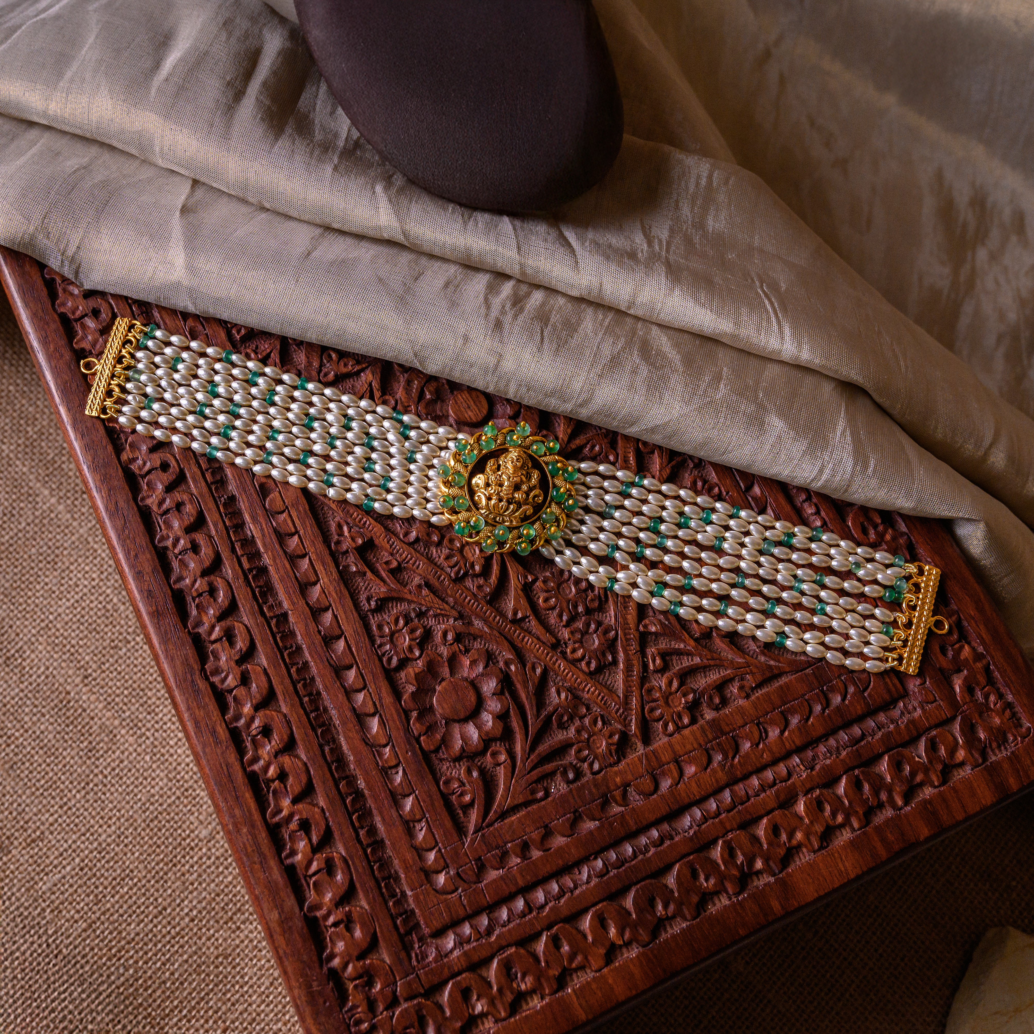 Shreevaali Nakaas Choker