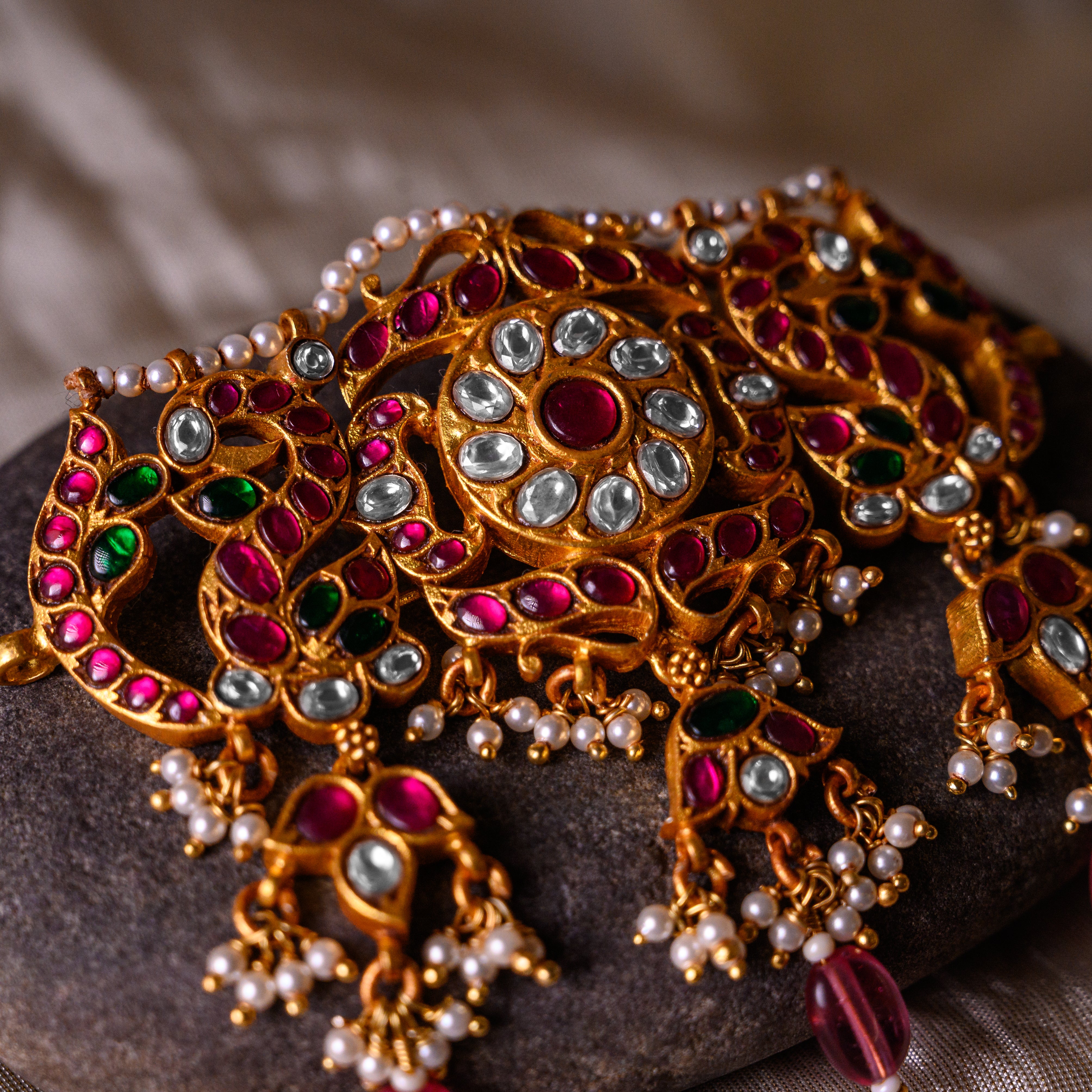 Vasundhara Kundan Choker