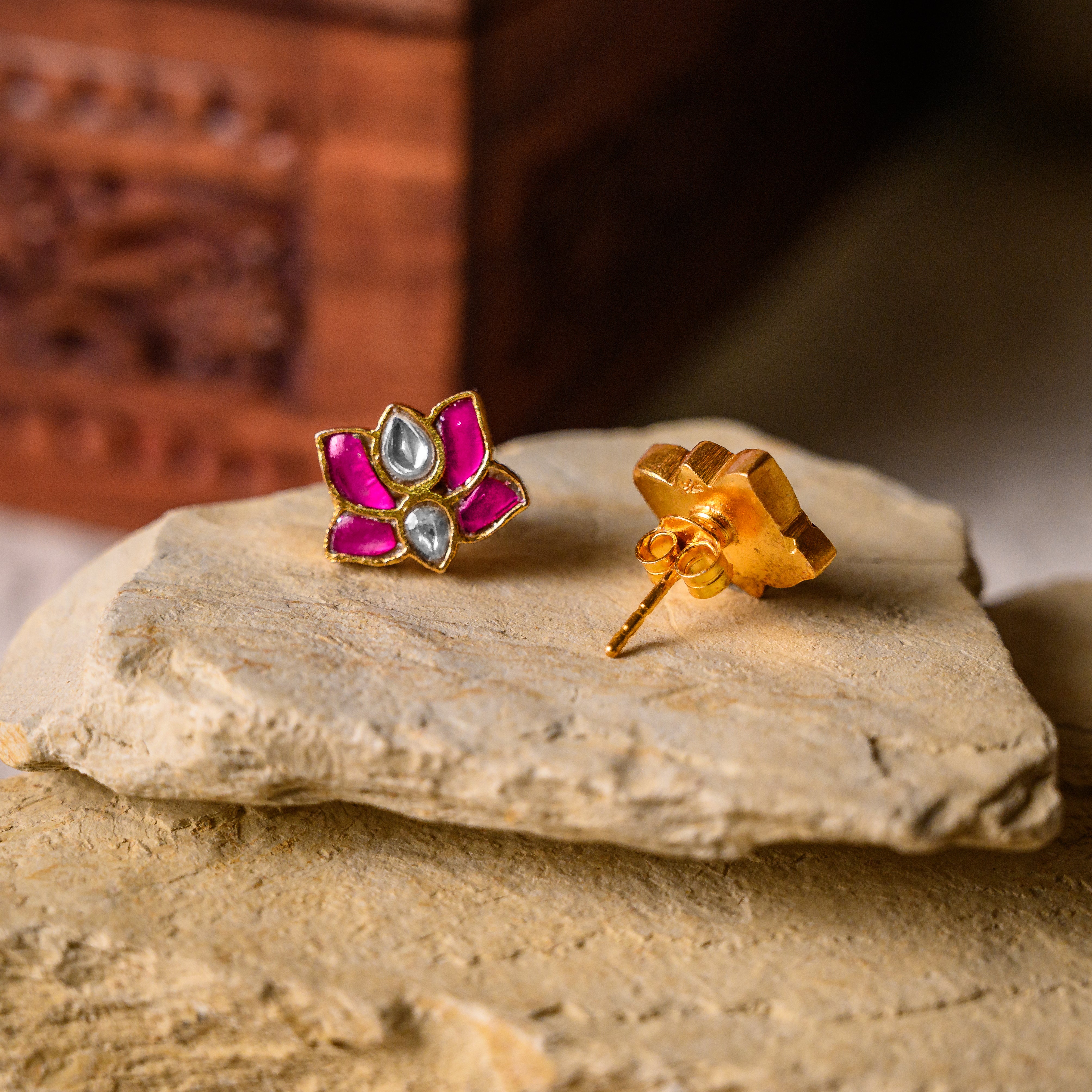 Mira Kundan Studs