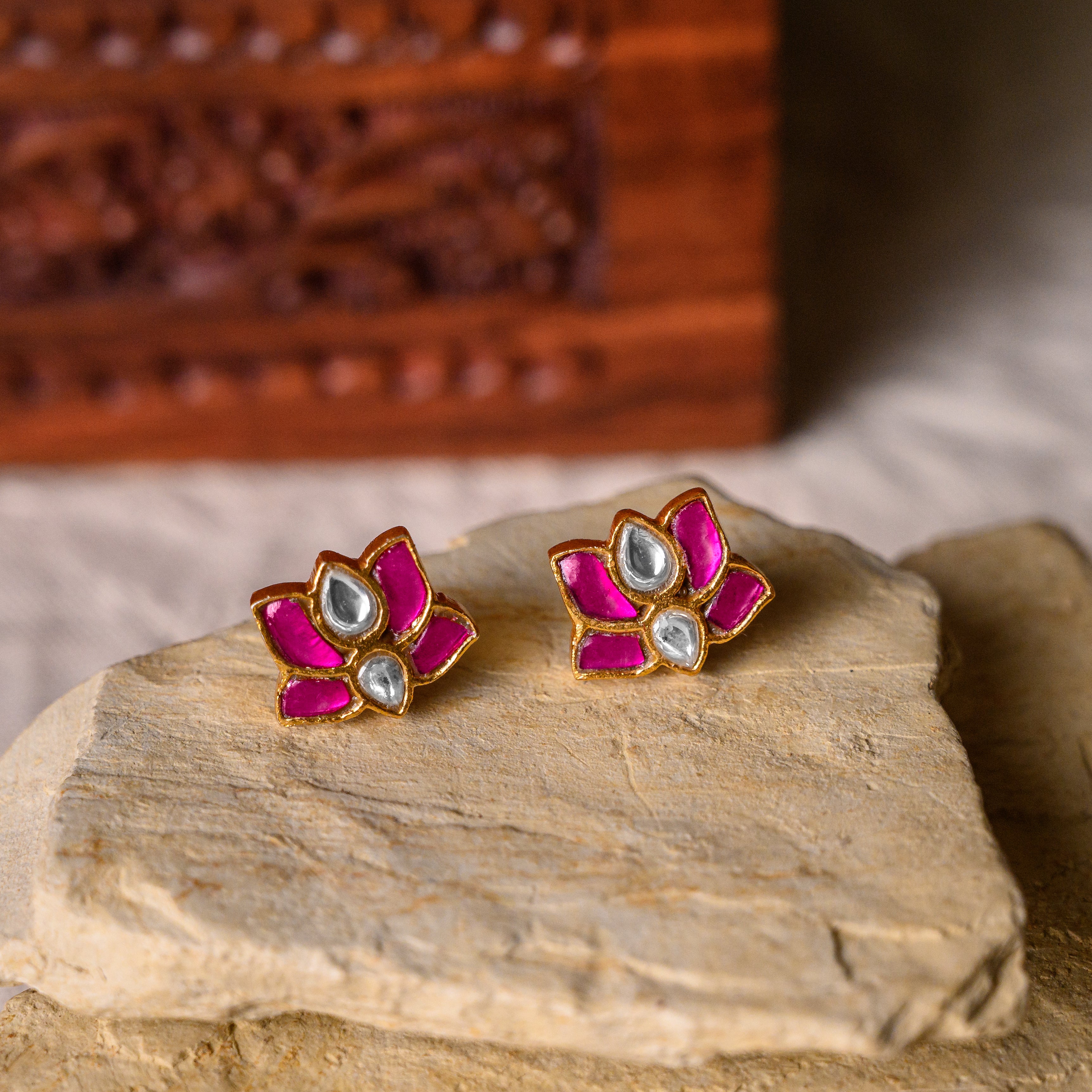 Mira Kundan Studs