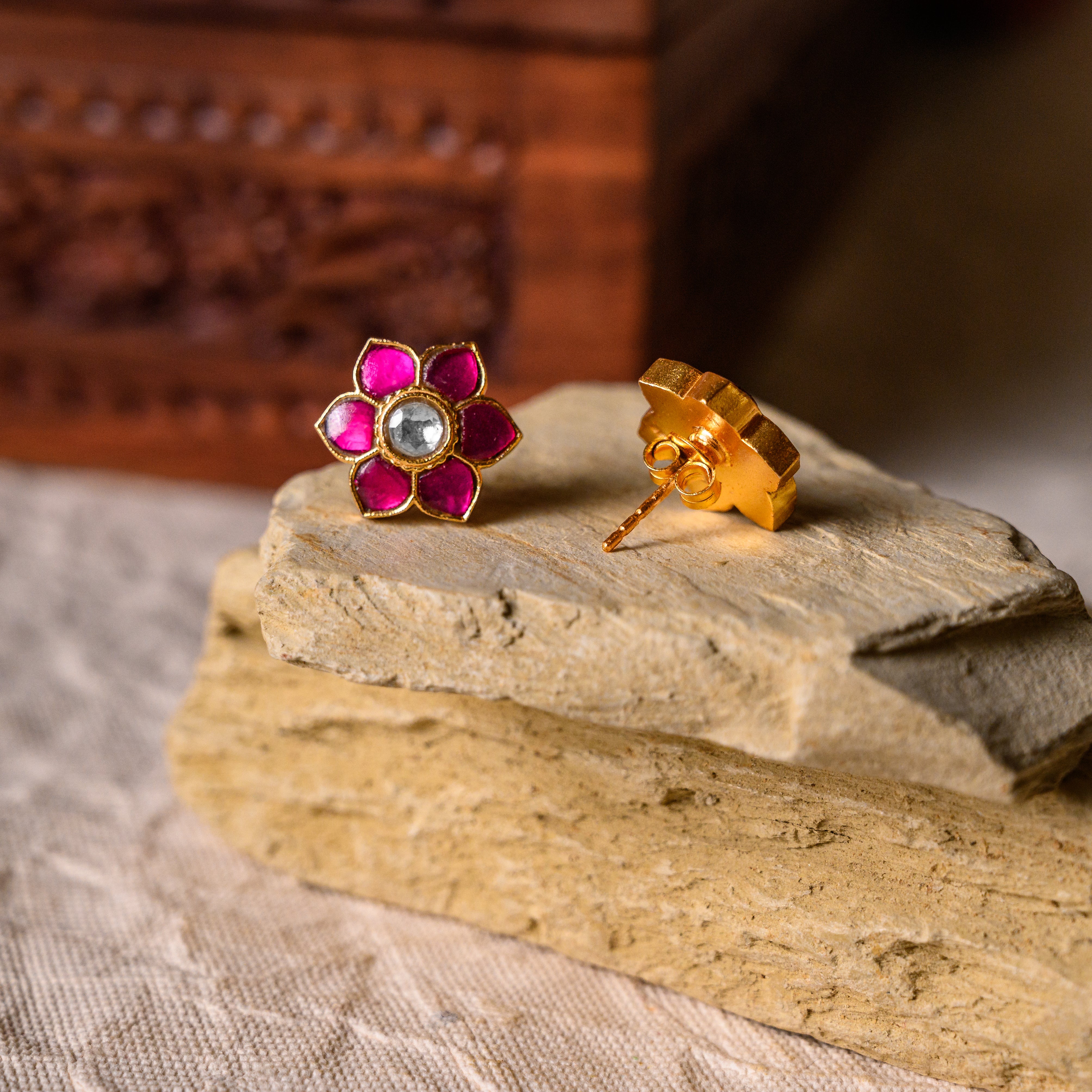 Liva Kundan Studs