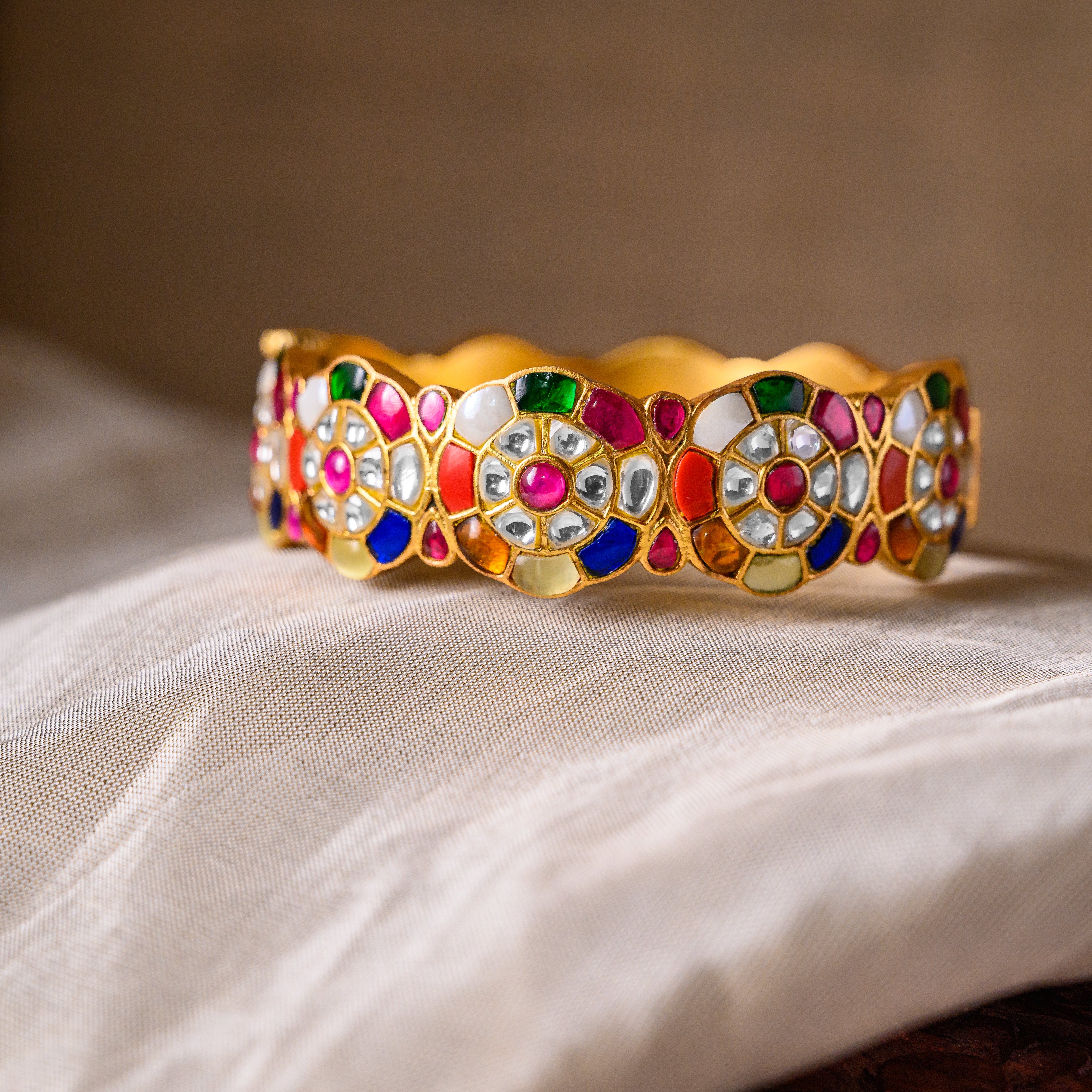 Navratan Aura Kundan Bangle
