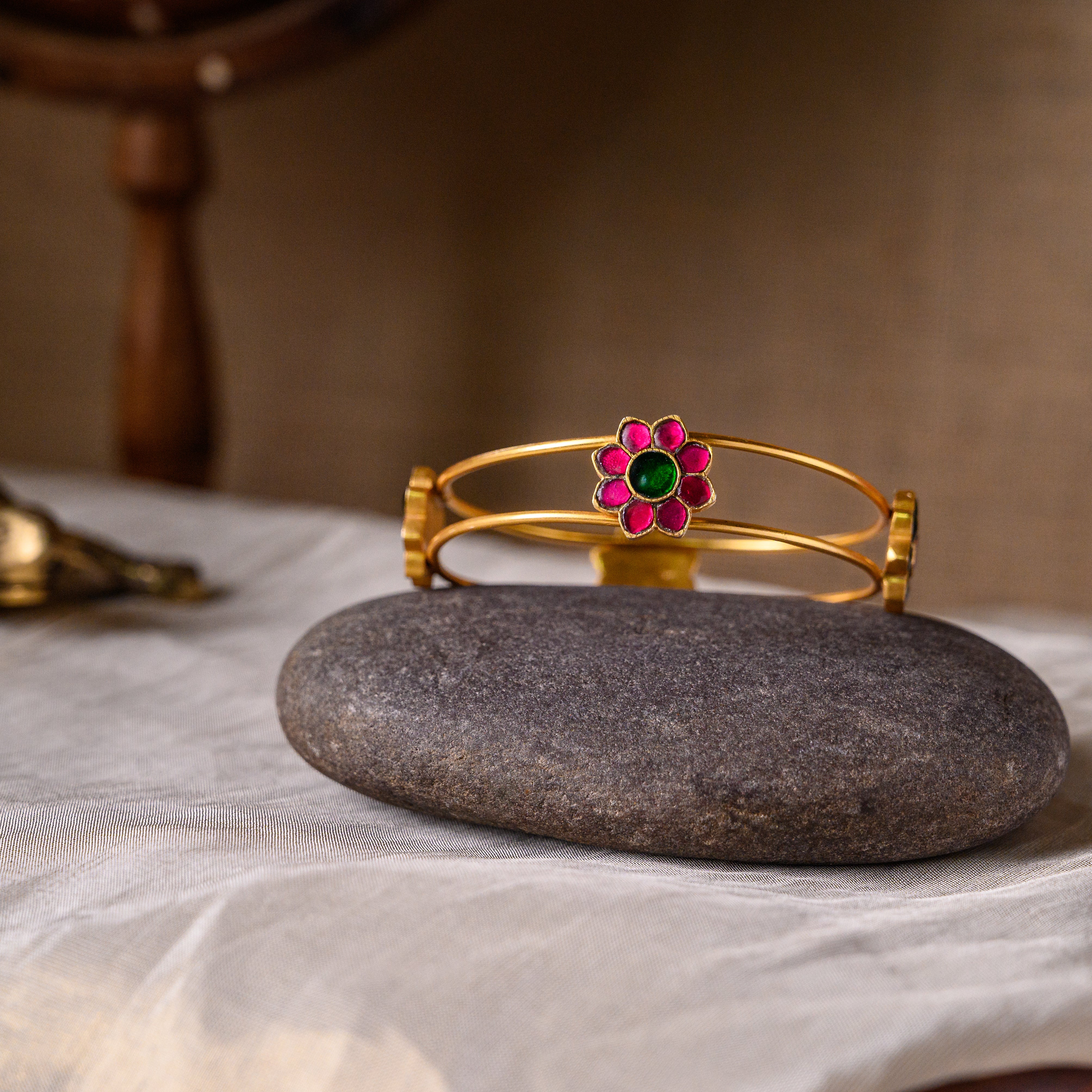 Pushpa Kundan Bangle