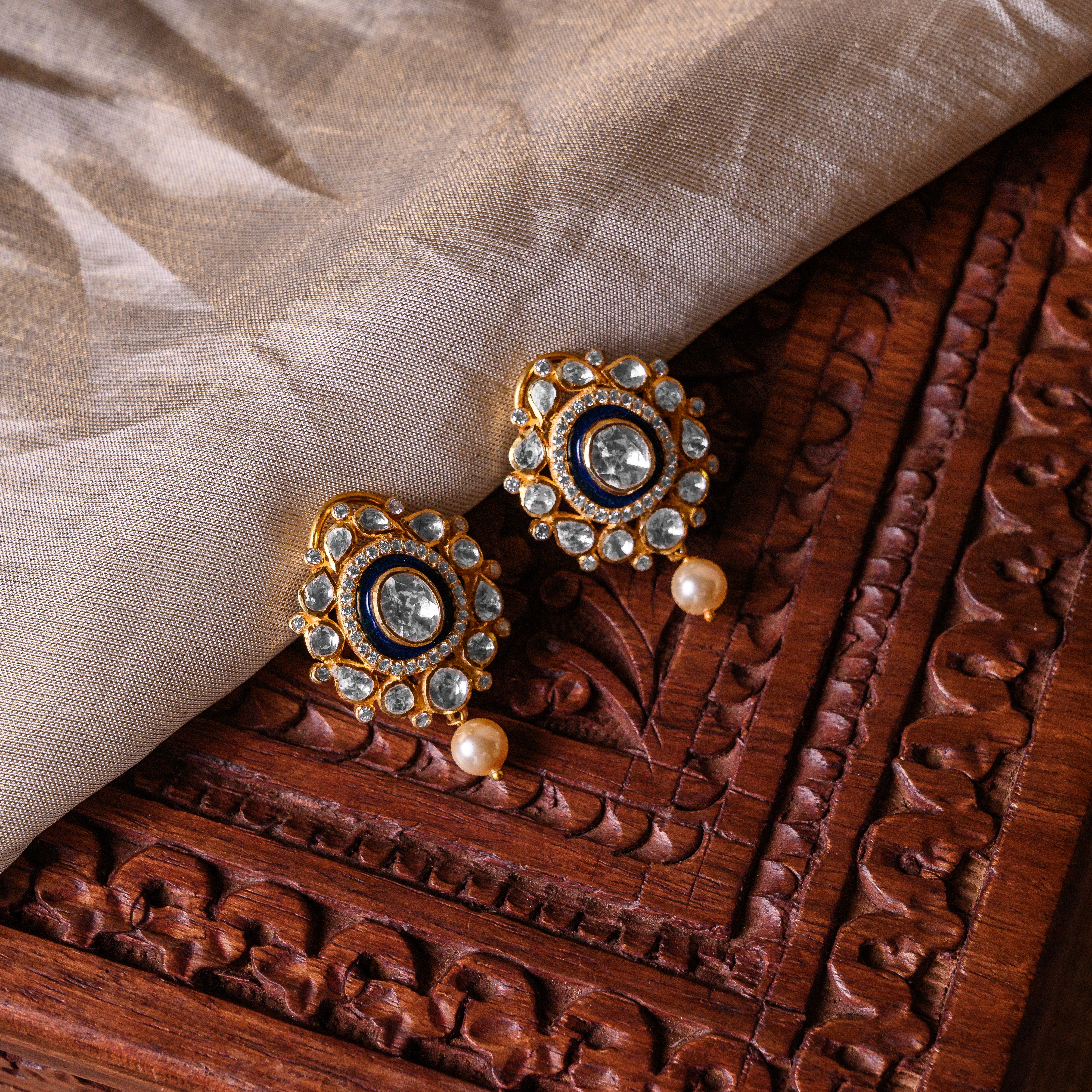 Eshani Polki Pendant Set