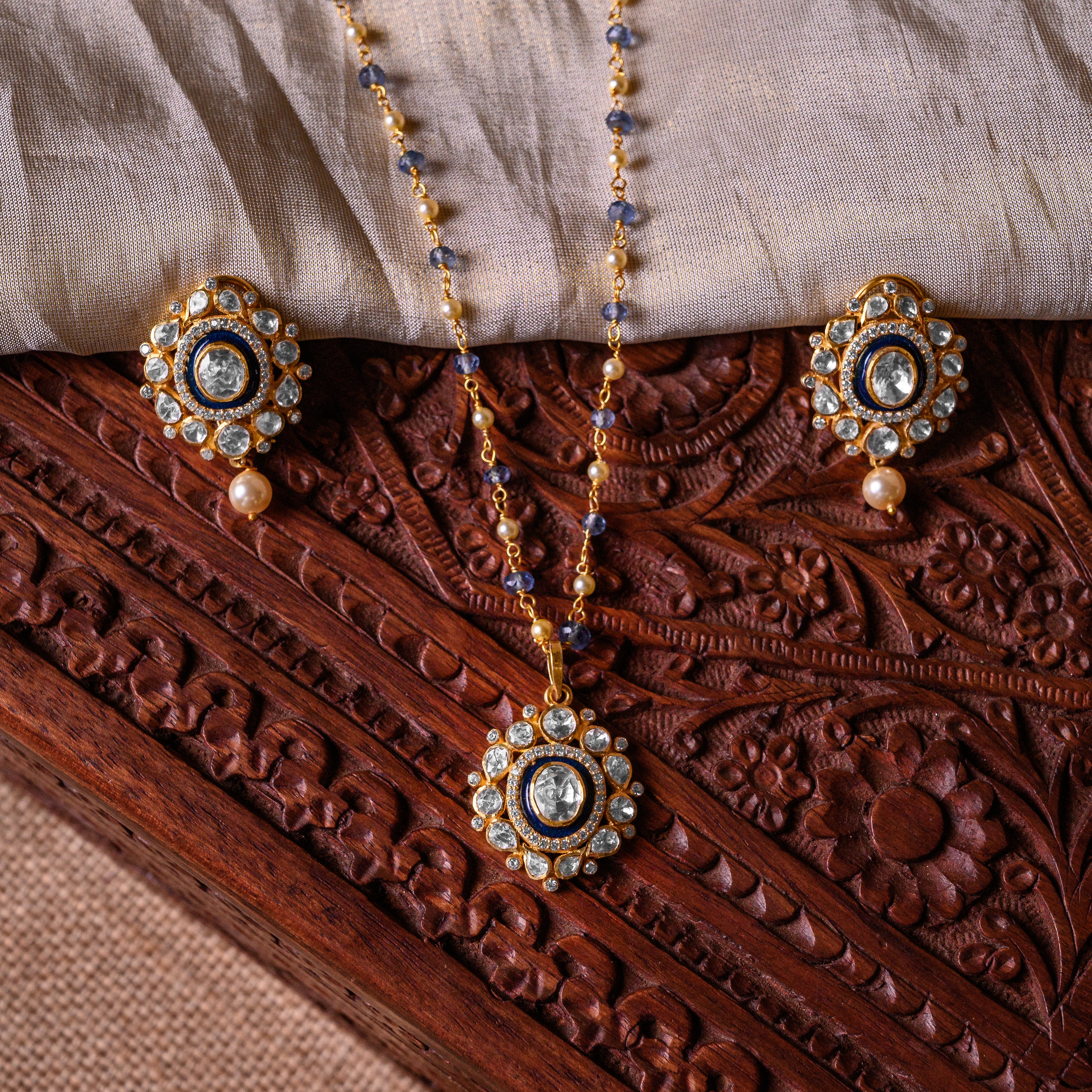 Eshani Polki Pendant Set