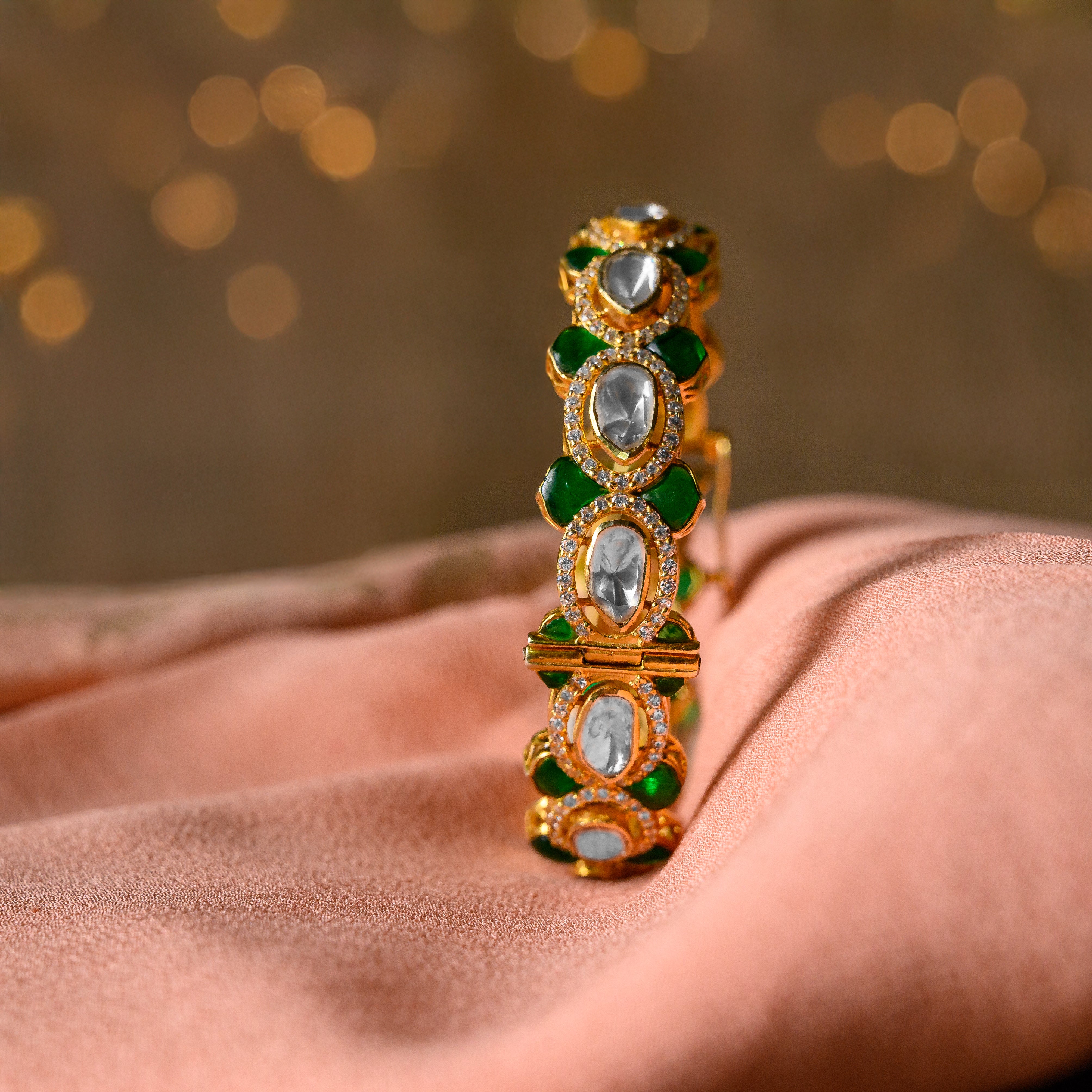 Zyra Gleam Polki Bangle