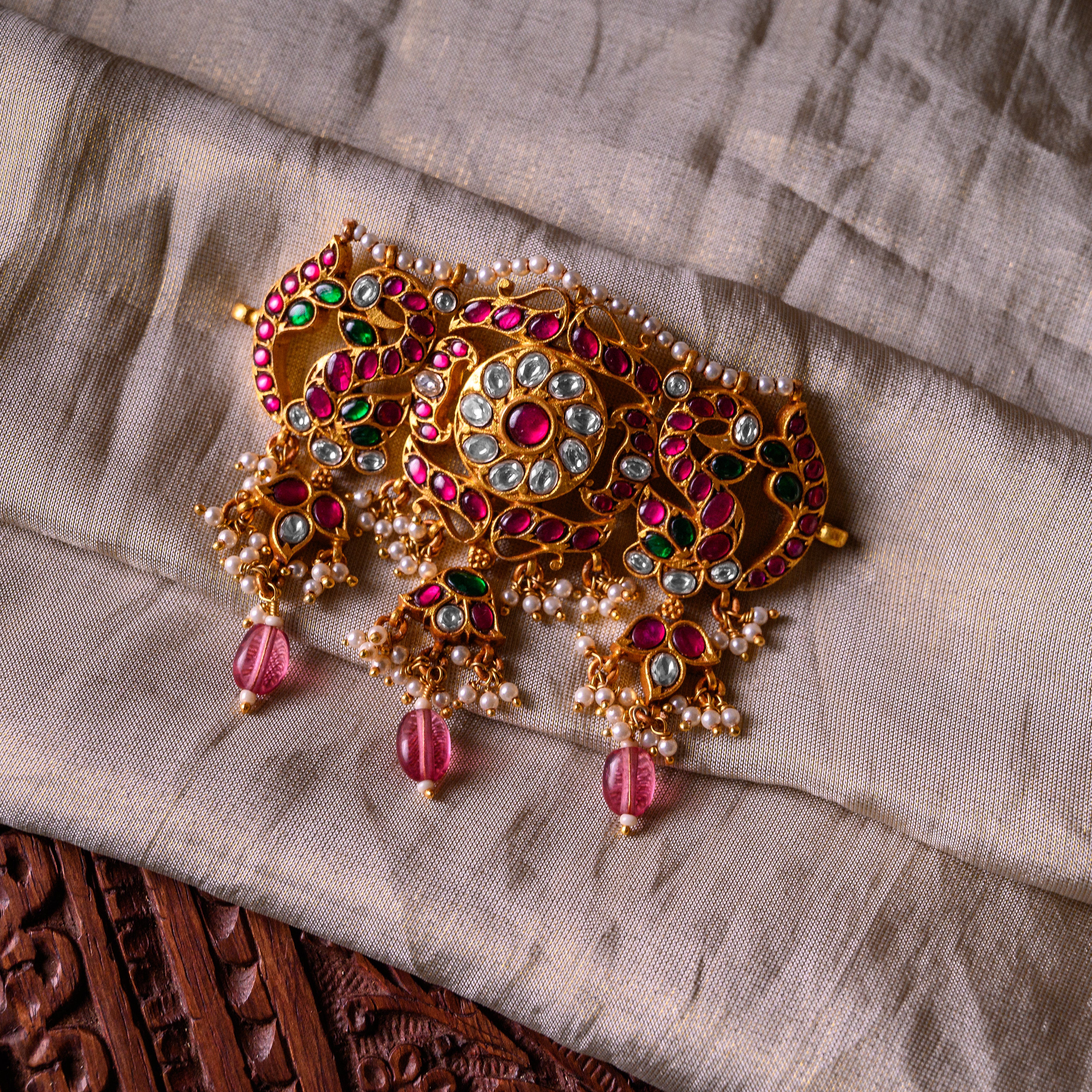 Vasundhara Kundan Choker