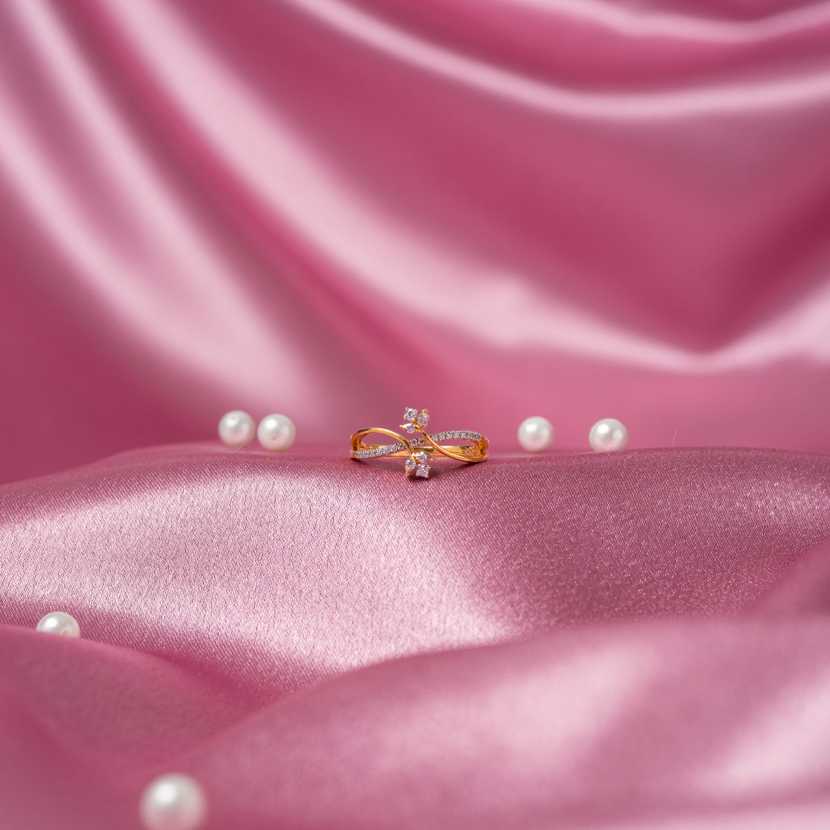 Small floral white CZ ring on a slim 925 silver band