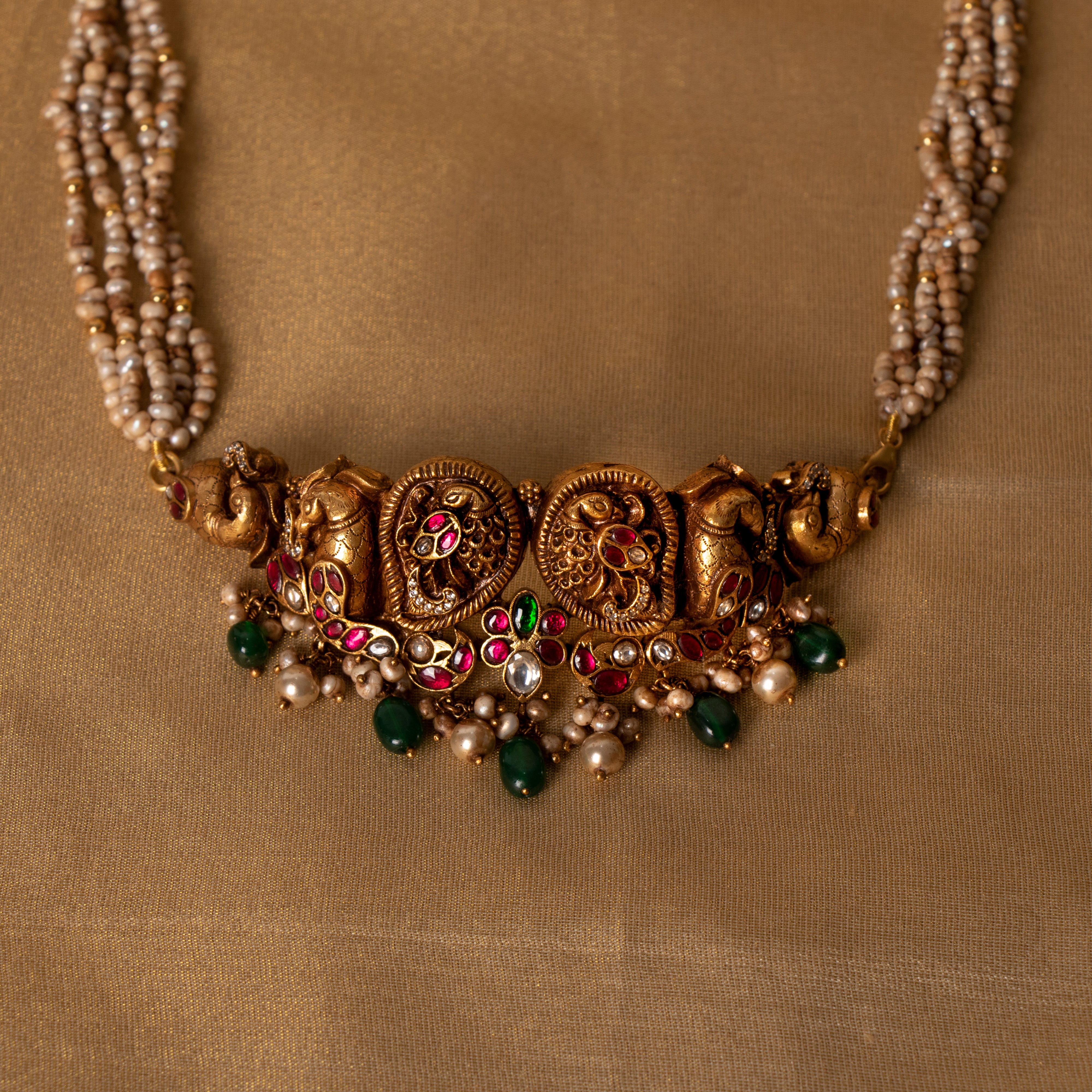 Ayini Nakaas Choker