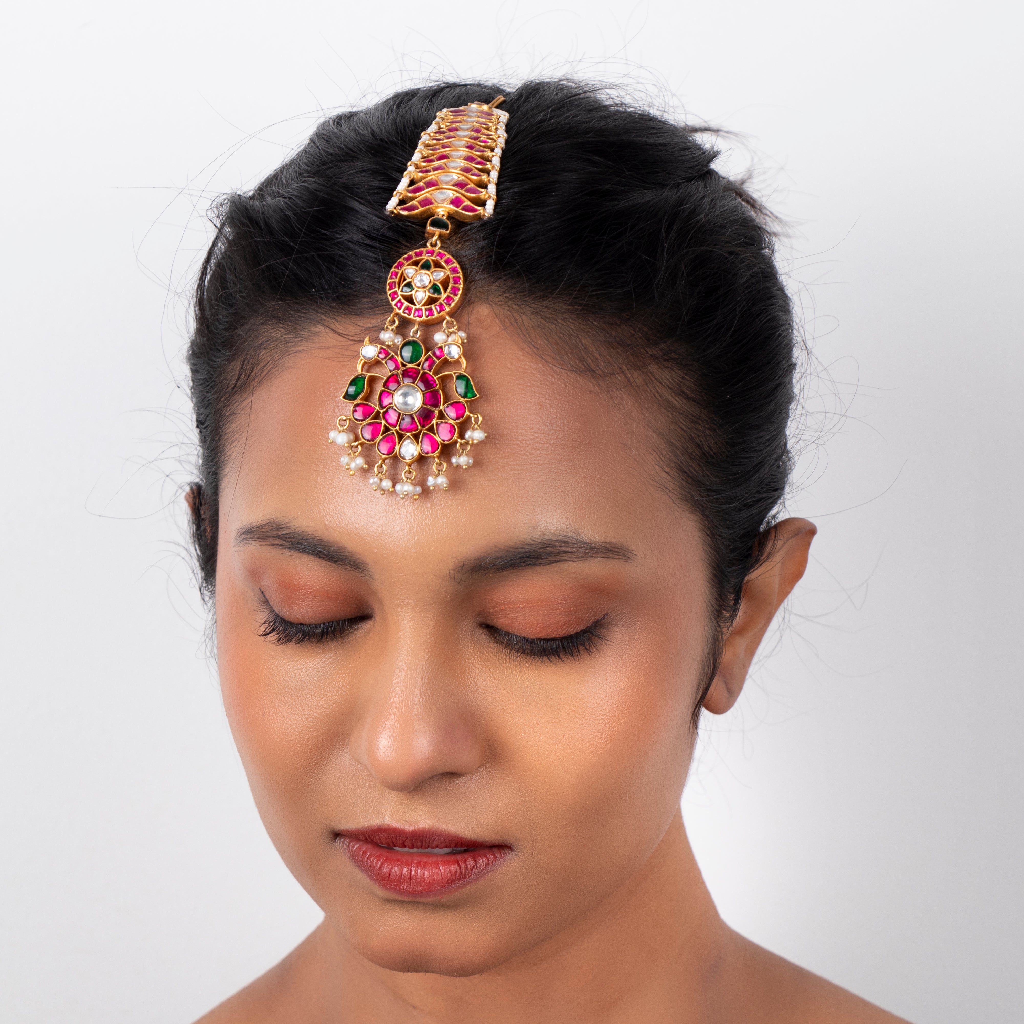 Rajwadi Kundan Maangtika