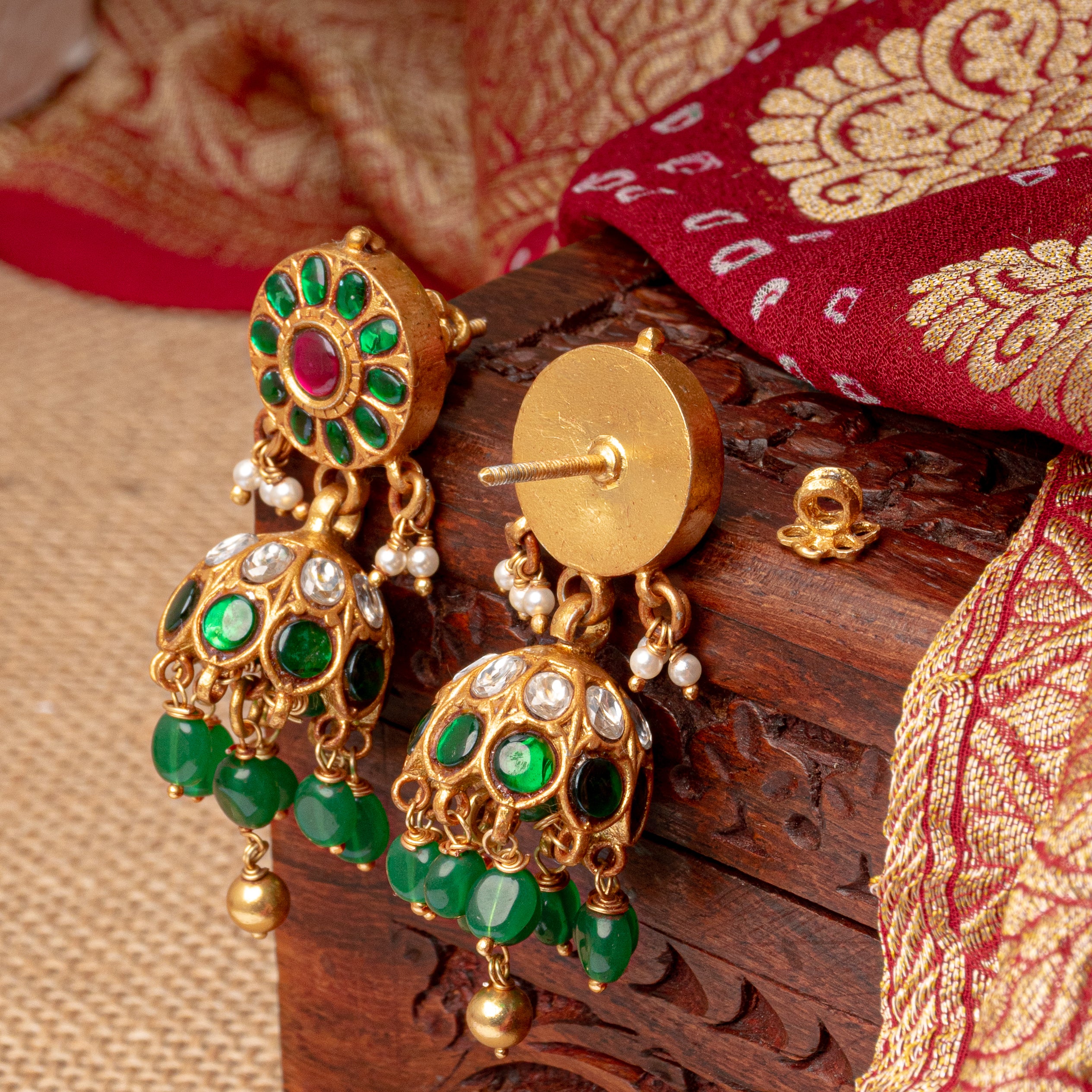 Jadeika Kundan Jhumka