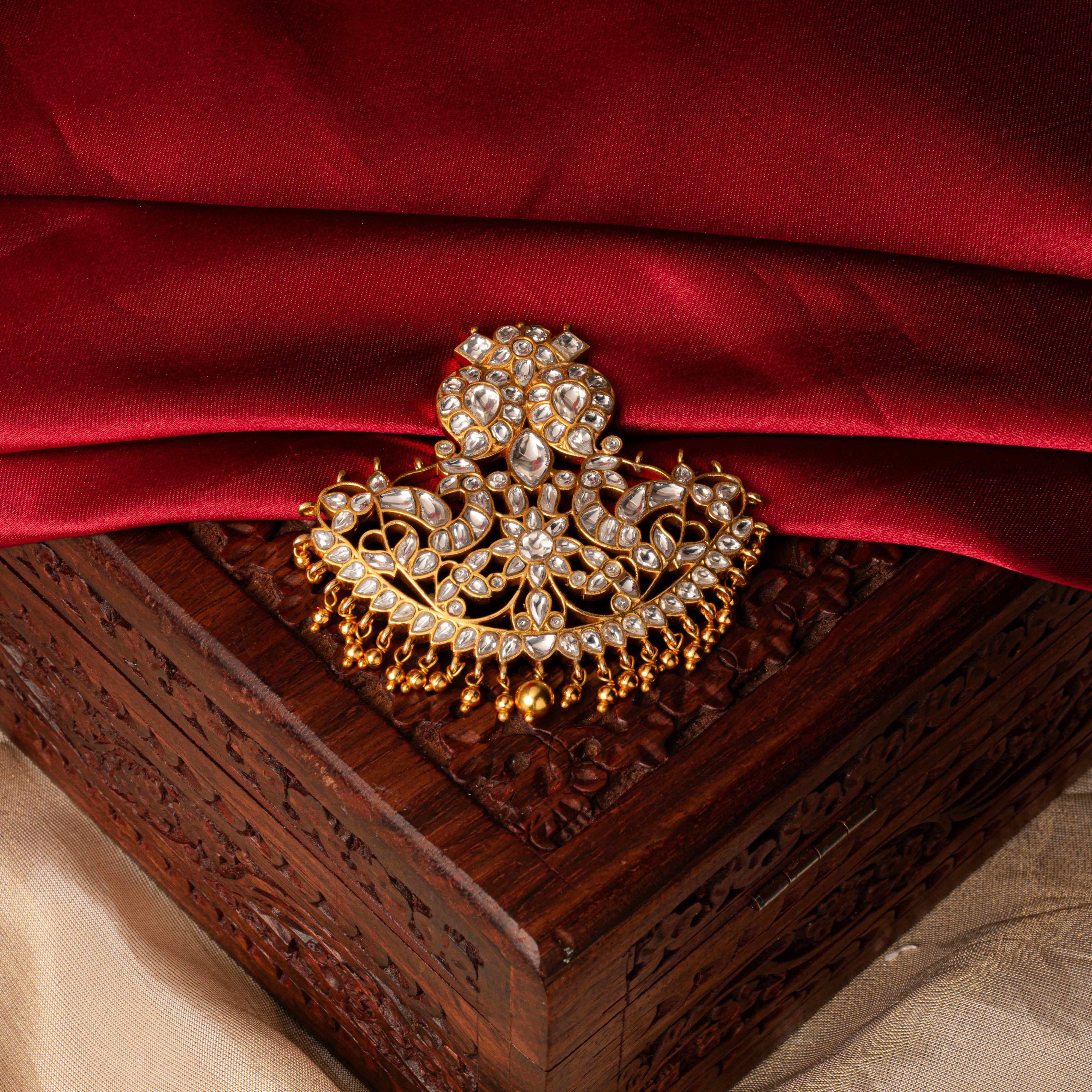 Selene Kundan Pendant