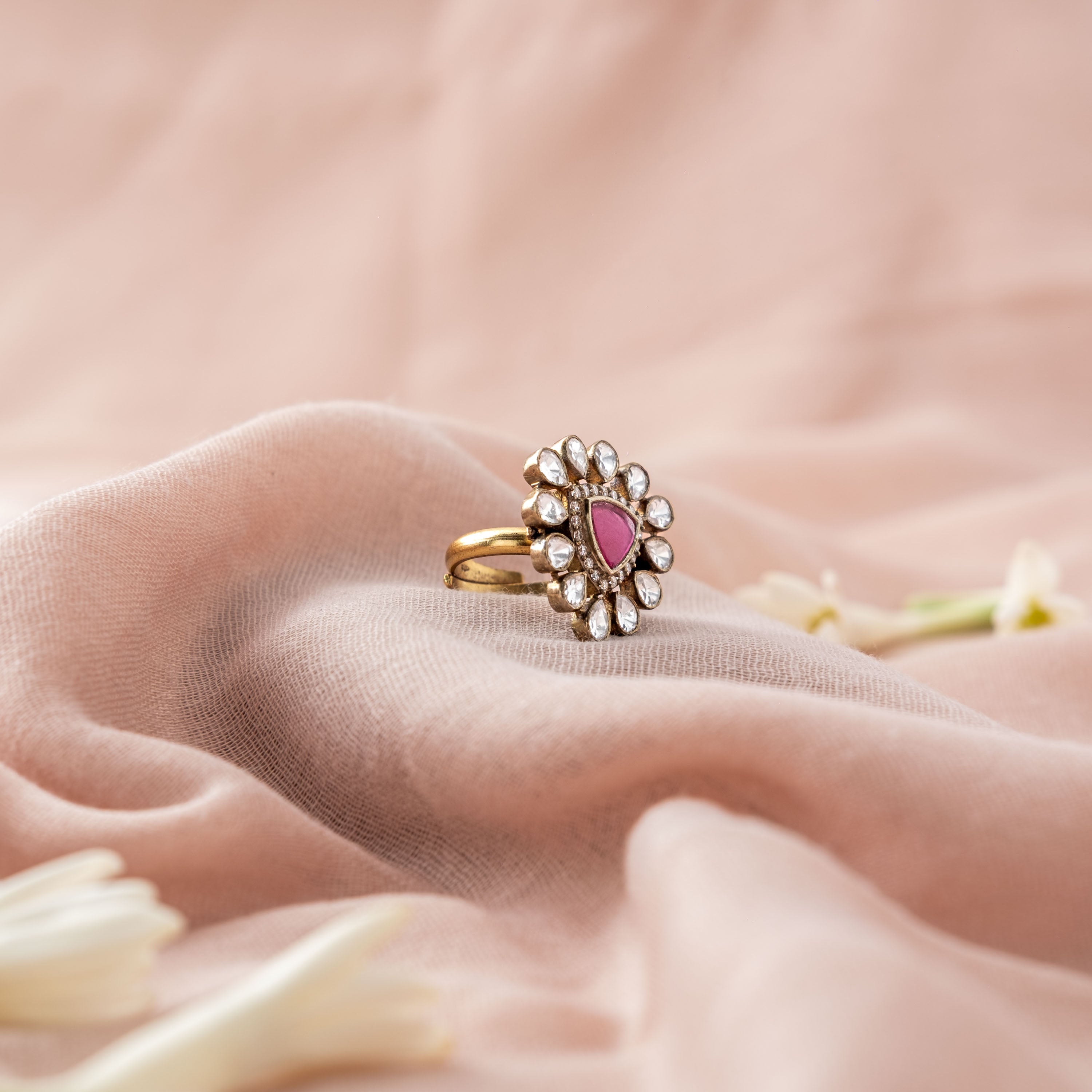 Gunjan Victorian Ring