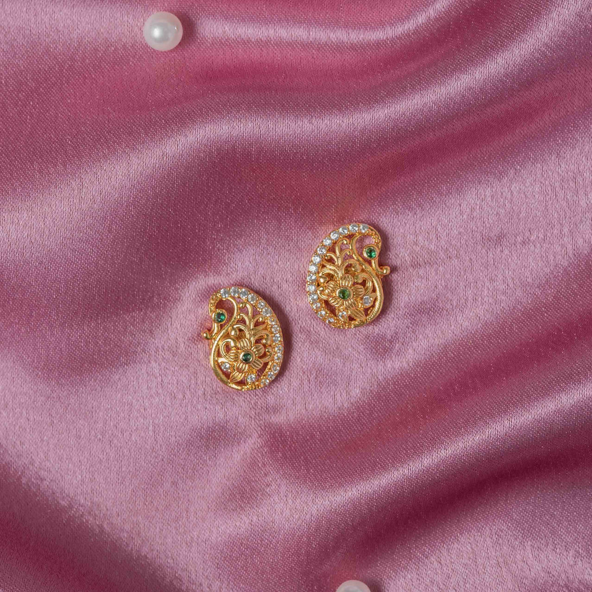 Paisley CZ studs with emerald-green centres and pearl drops in gold plated 925 silver