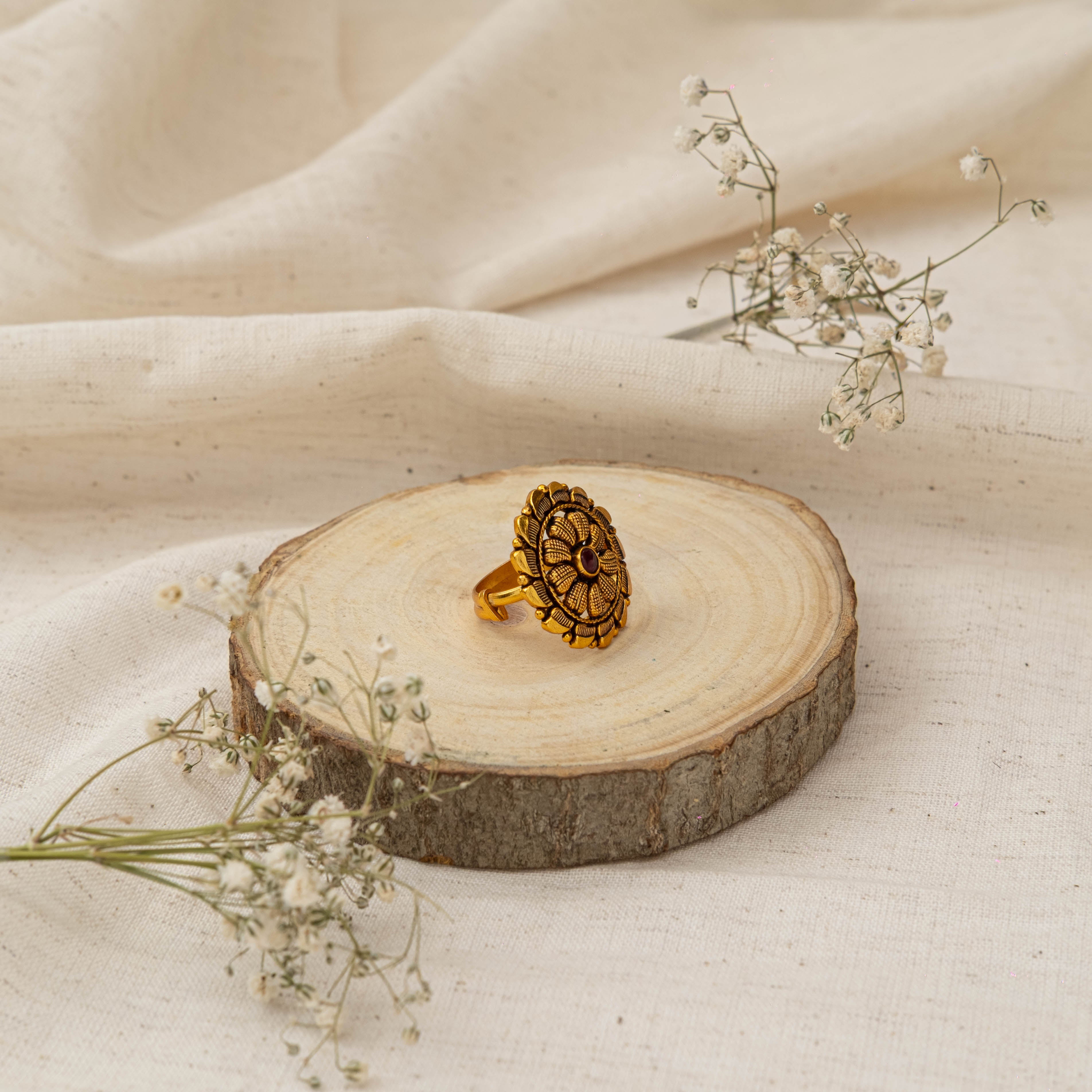 Vishwika Nakaas Ring