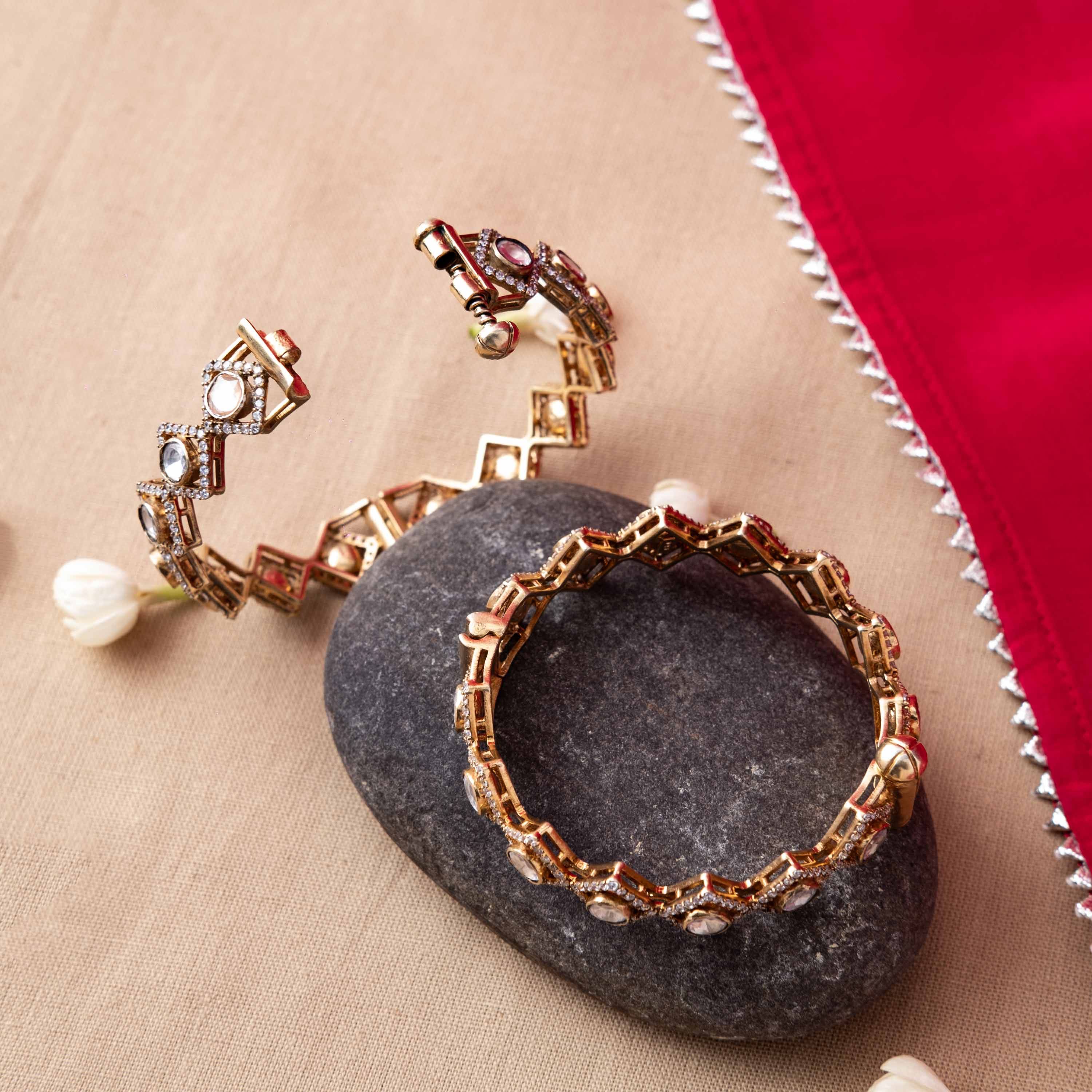 Vihitha Polki Bangle (Single Piece)