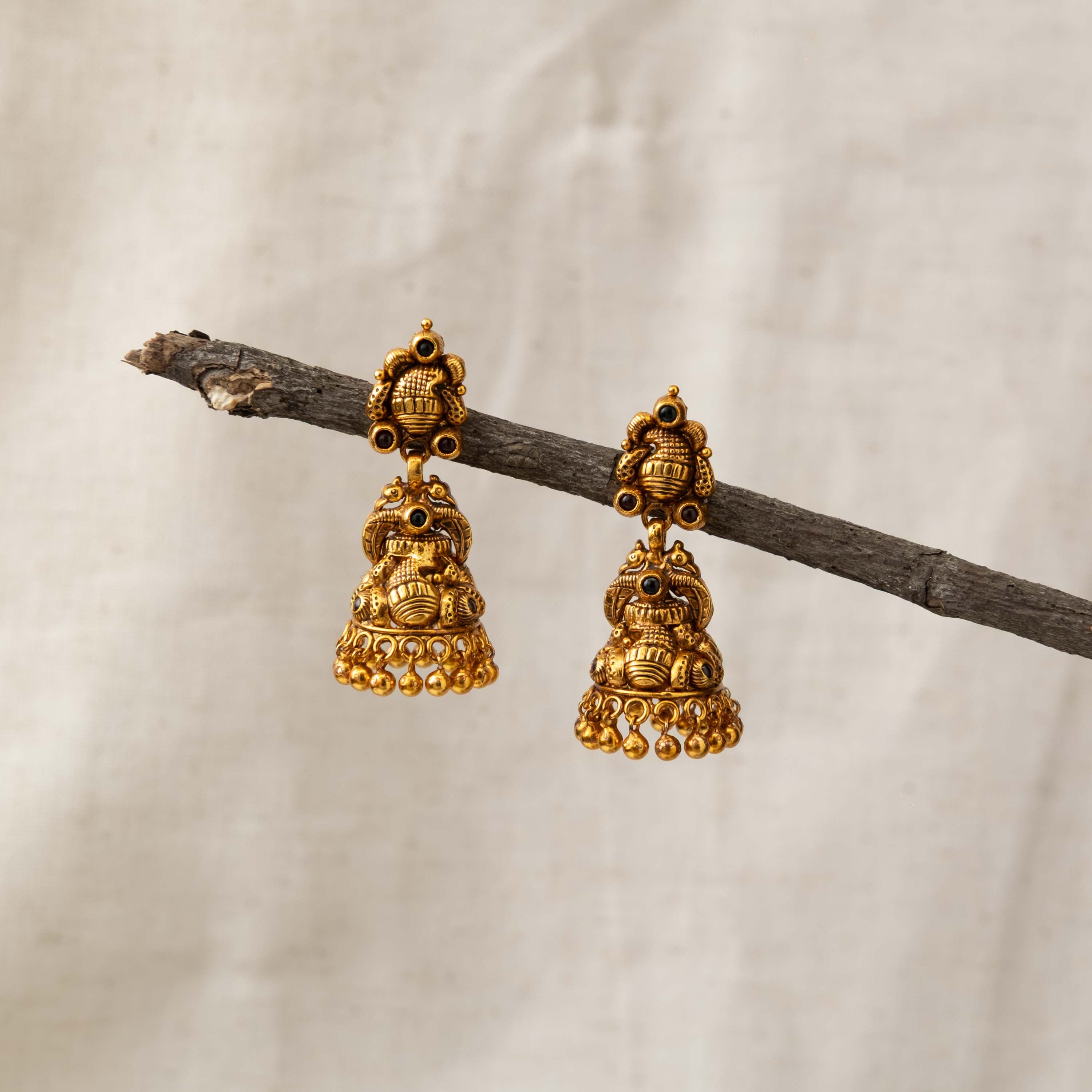 Rajkumari Nakaas Jhumka