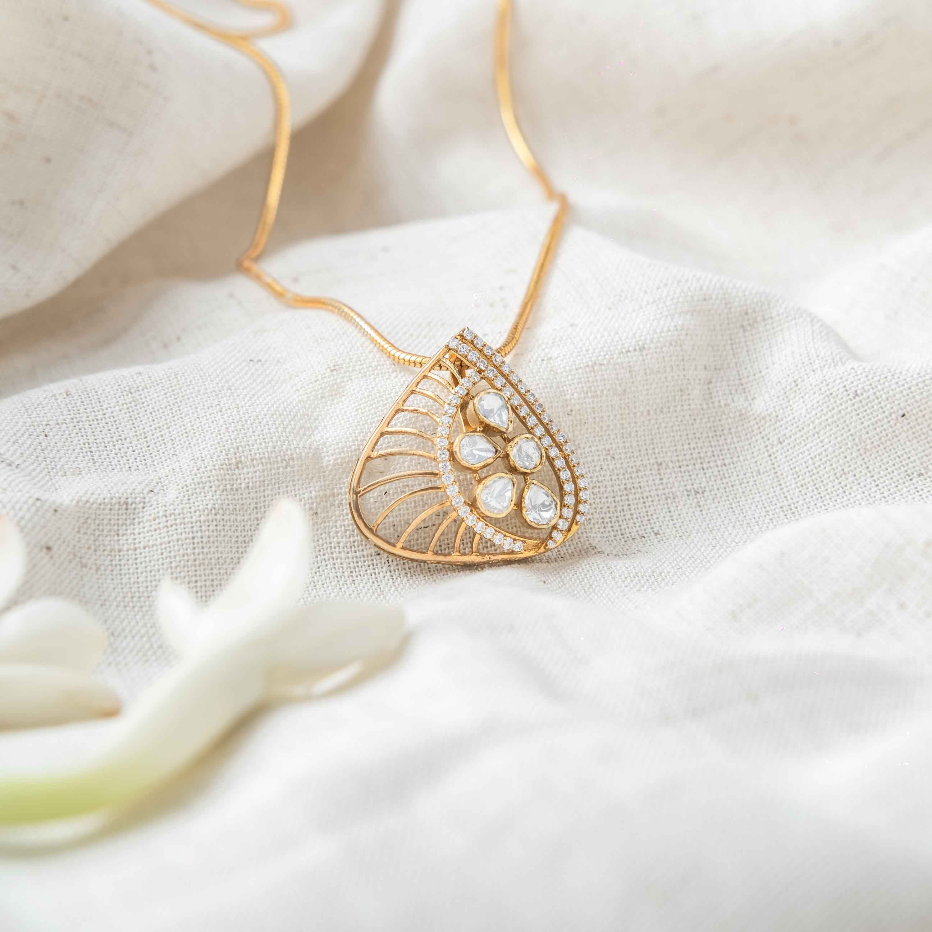 Maira Victorian Pendant