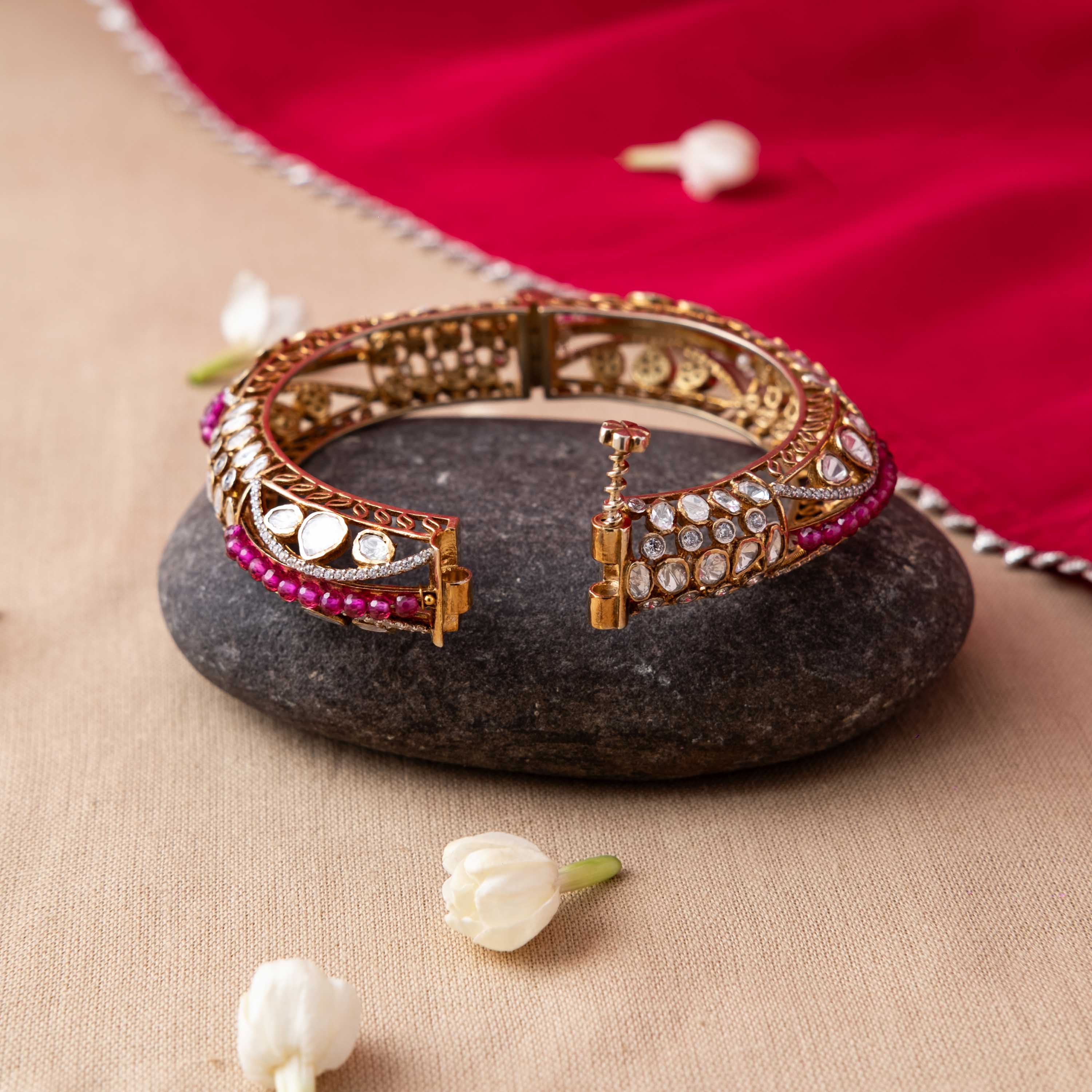 Dilruba Polki Kada (Single Piece)