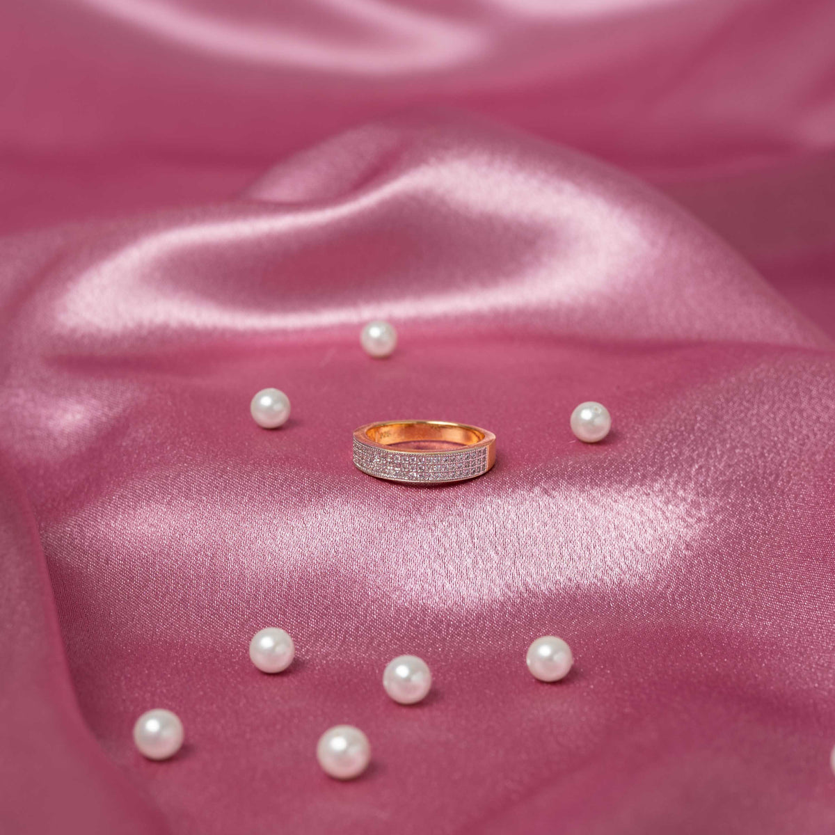 Round solitaire CZ ring with claw setting on a plain 925 silver band