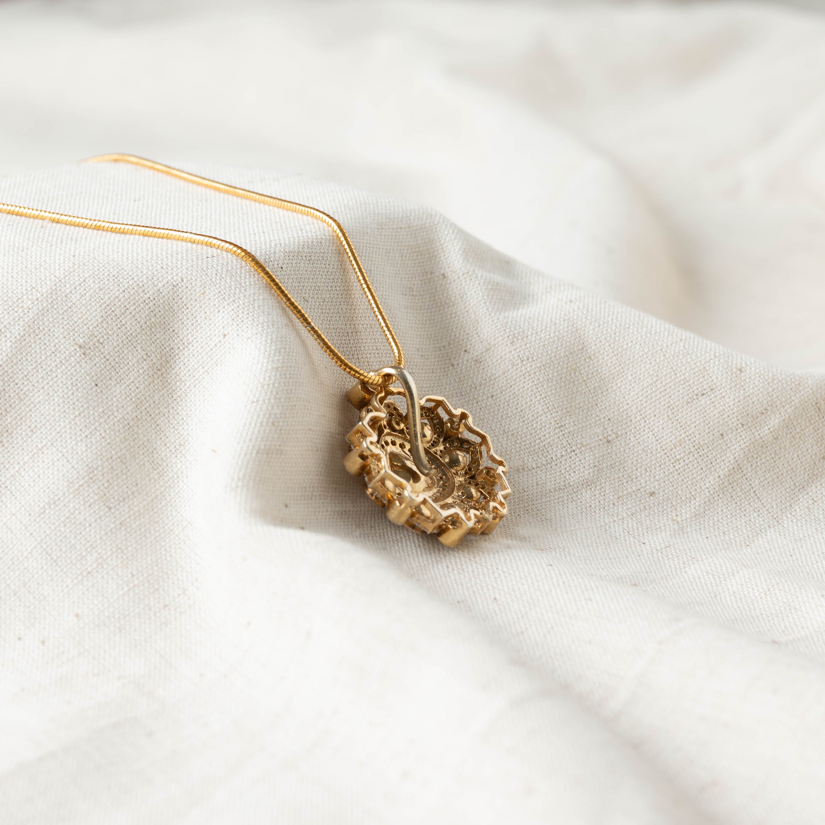 Reyanshi Victorian Pendant