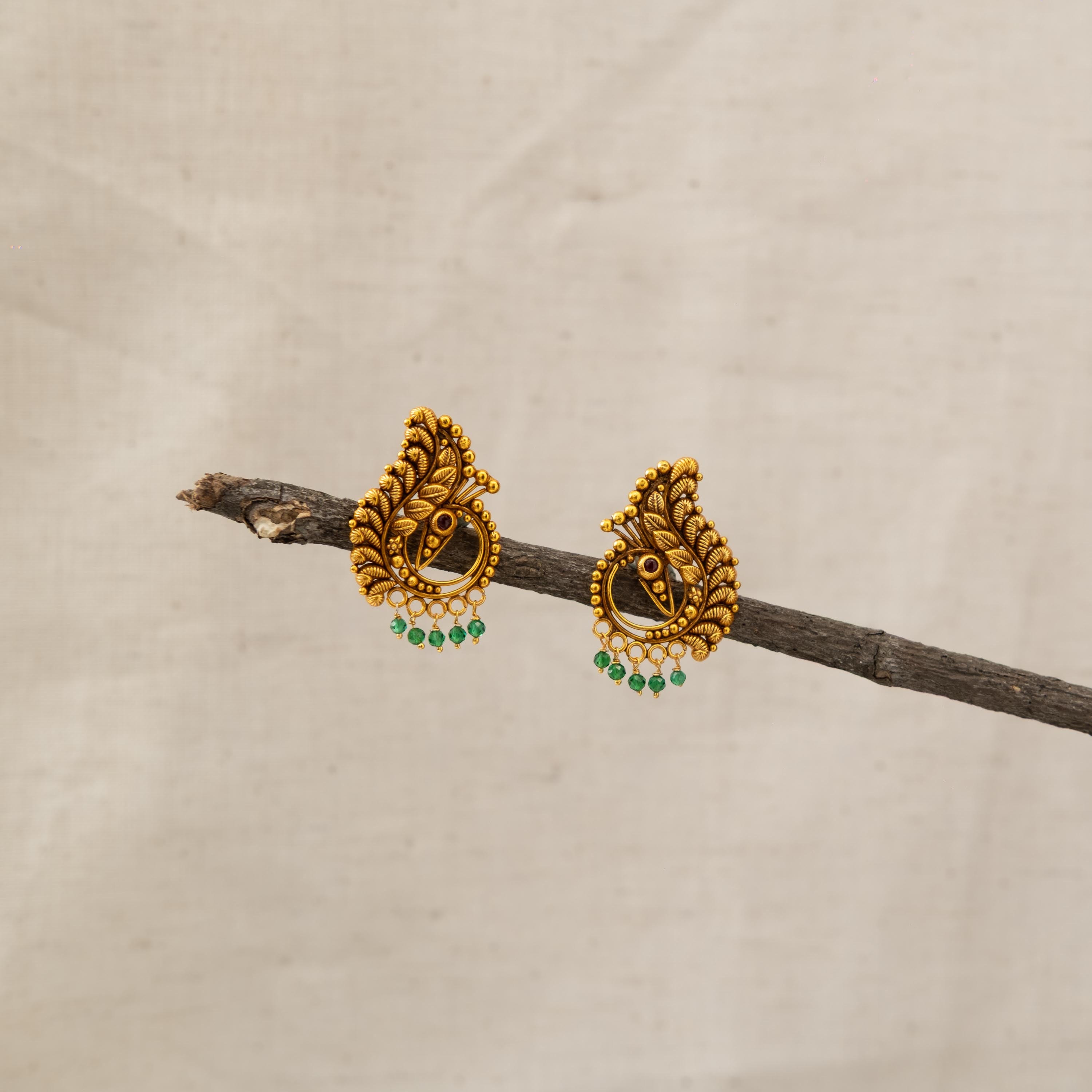 Devanshi Nakaas Studs