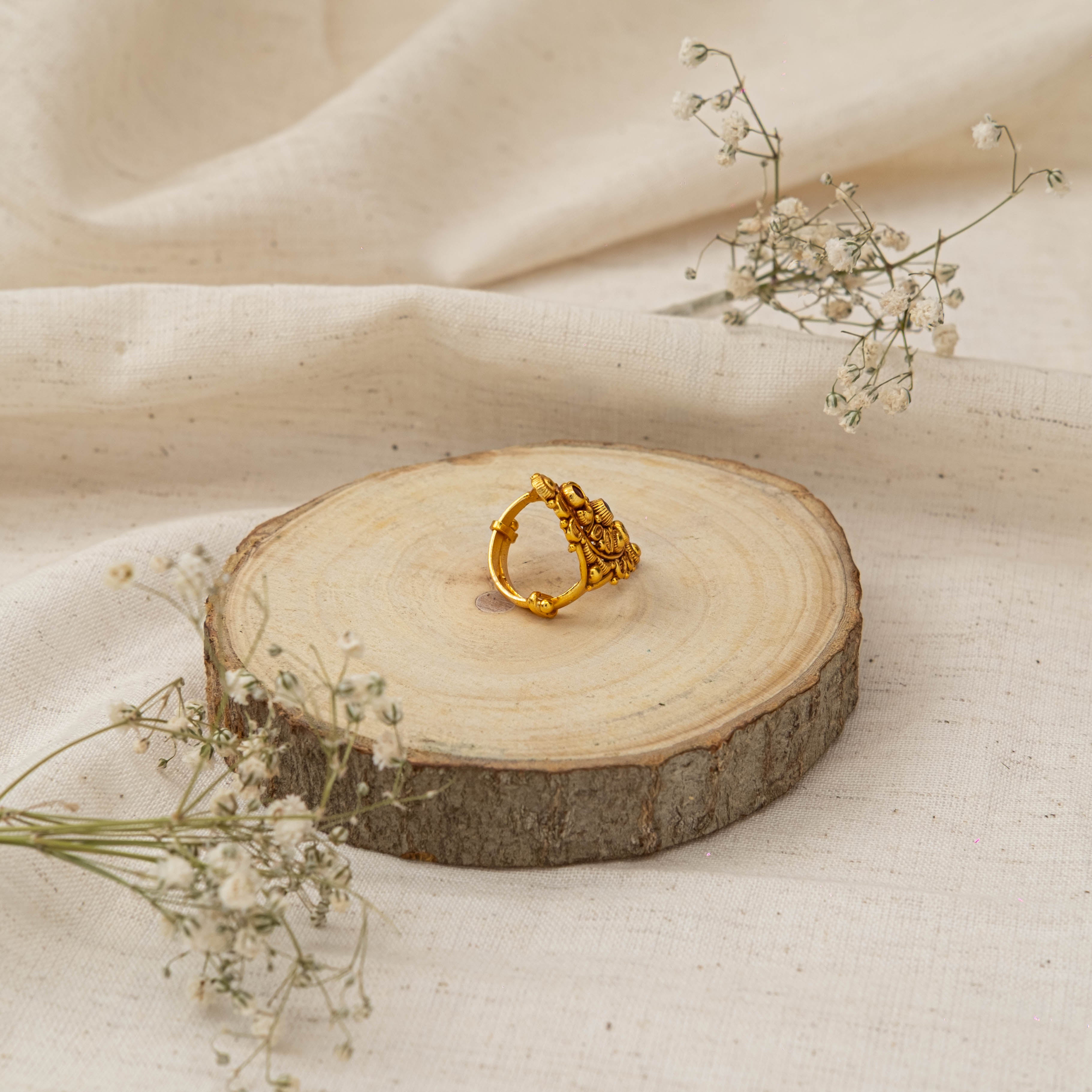 Charulata Nakaas Ring