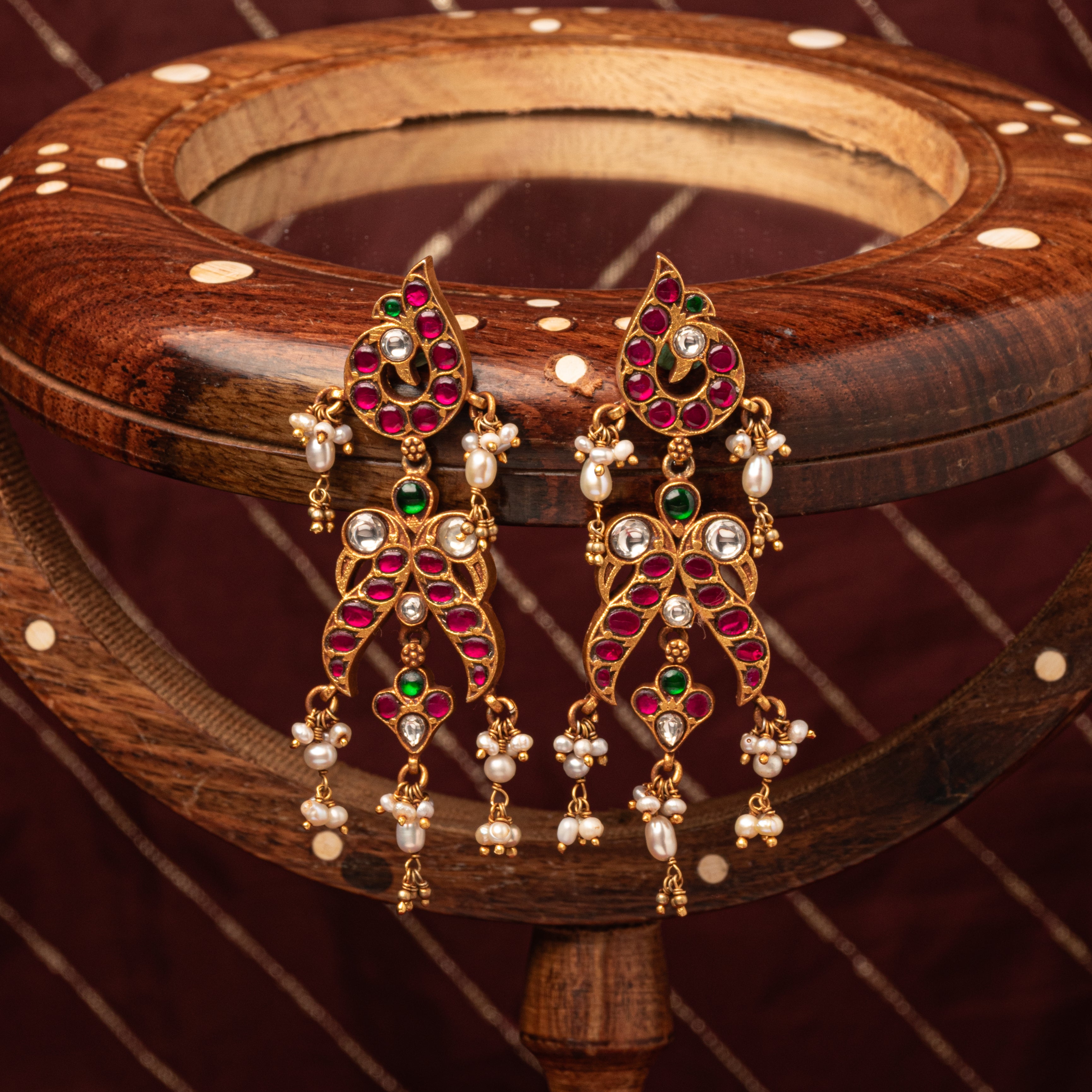 Pavona Kundan Hangings