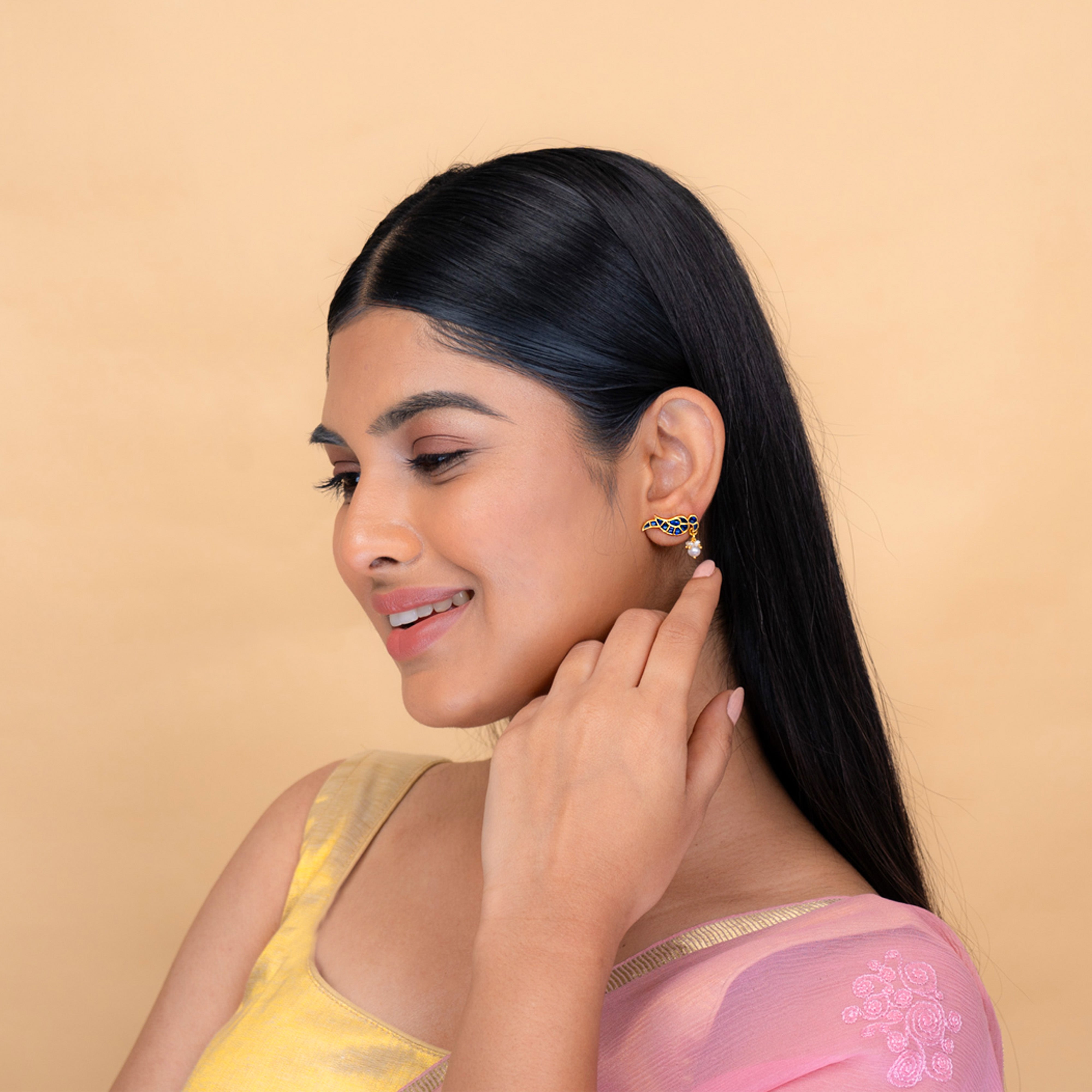 Laira Kundan Studs