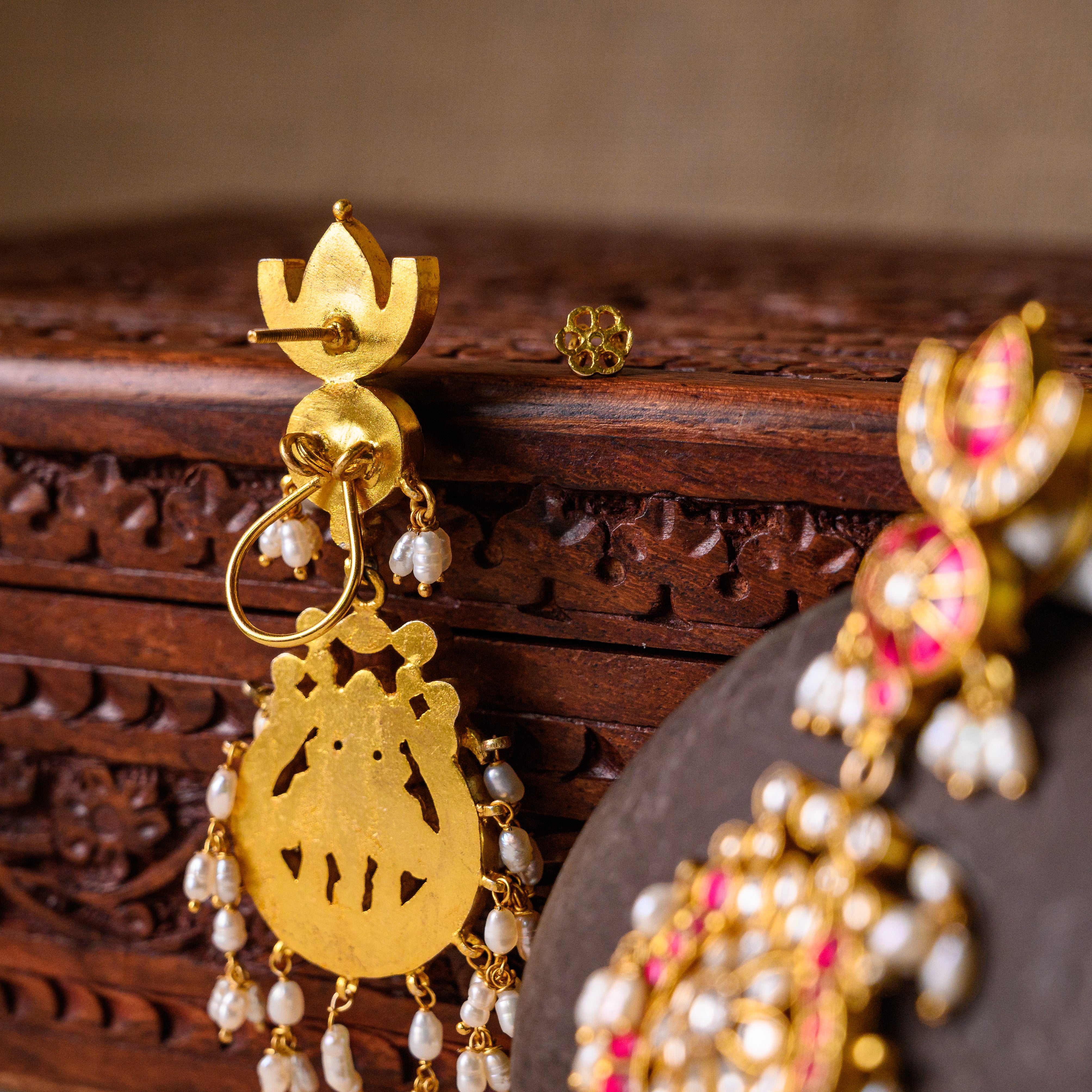 Sharvika Kundan Hangings