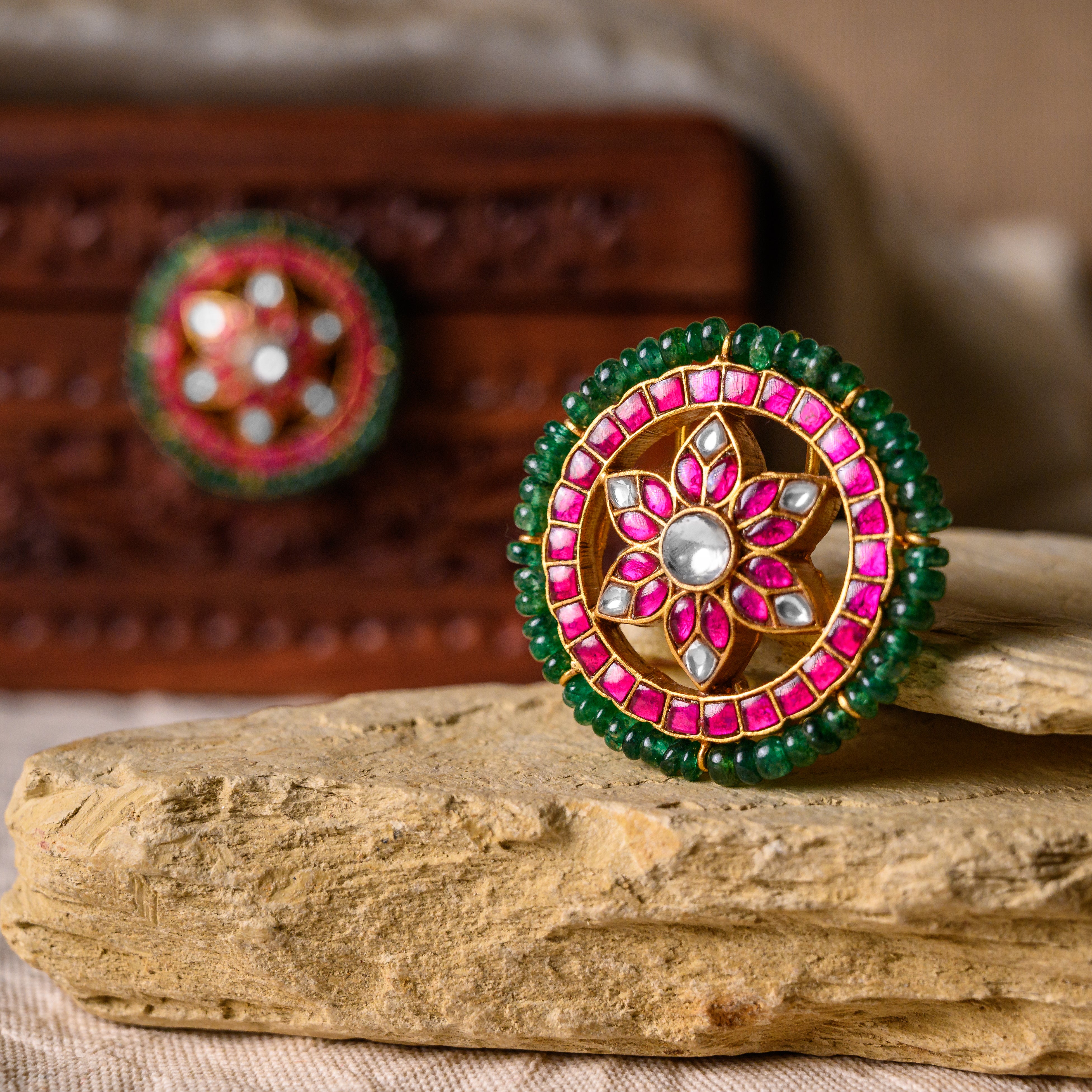 Vishvani Kundan Studs