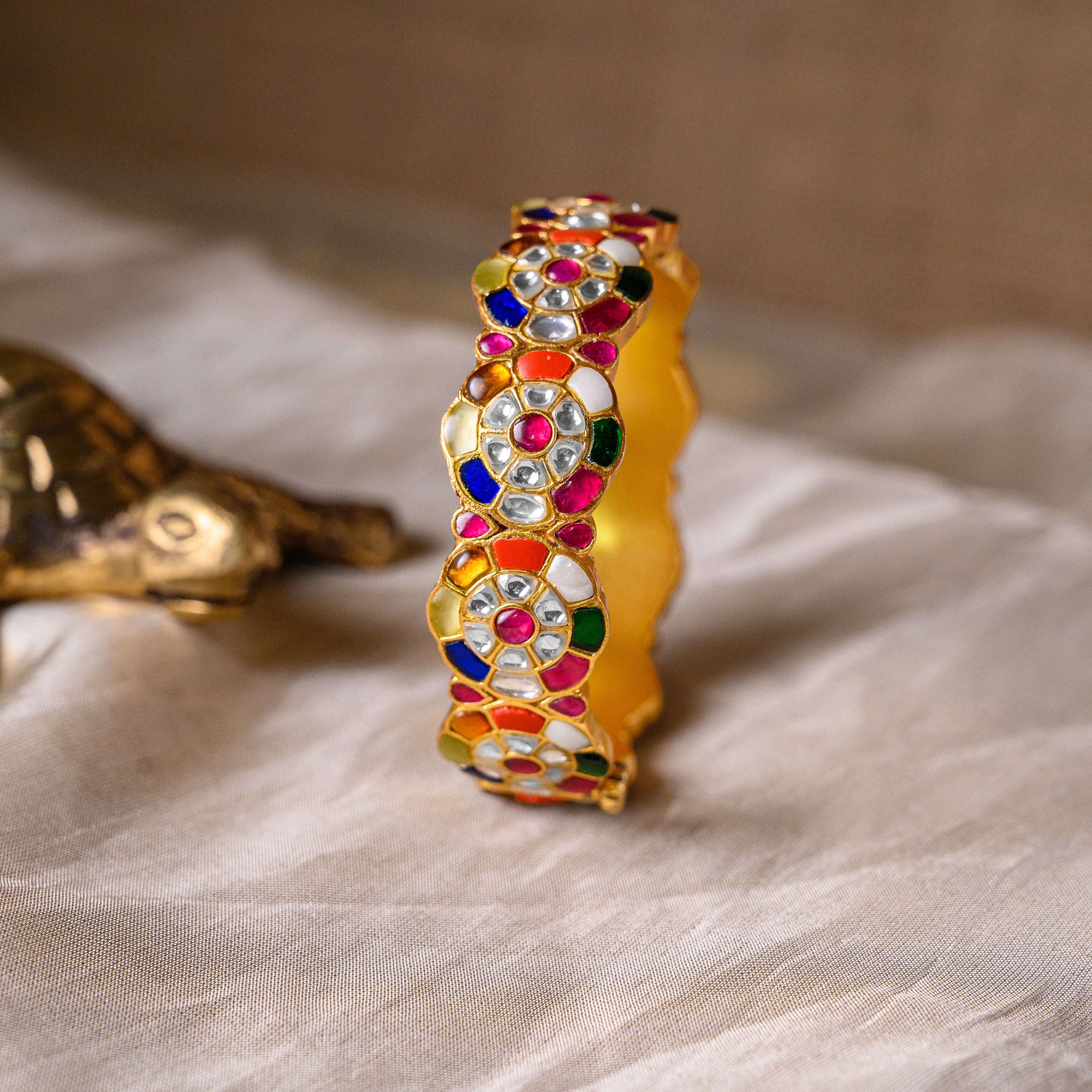 Navratan Aura Kundan Bangle