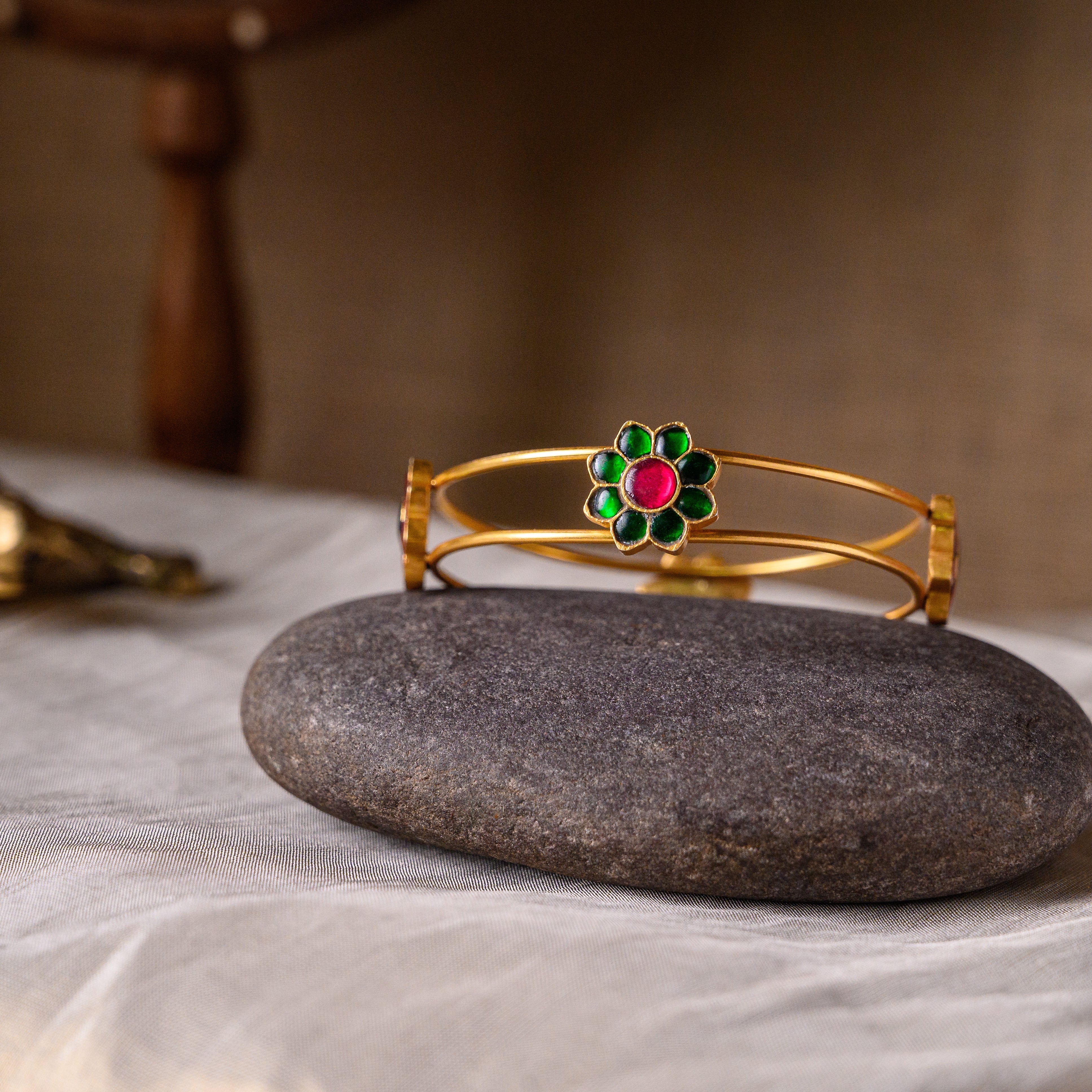 Pushpa Kundan Bangle