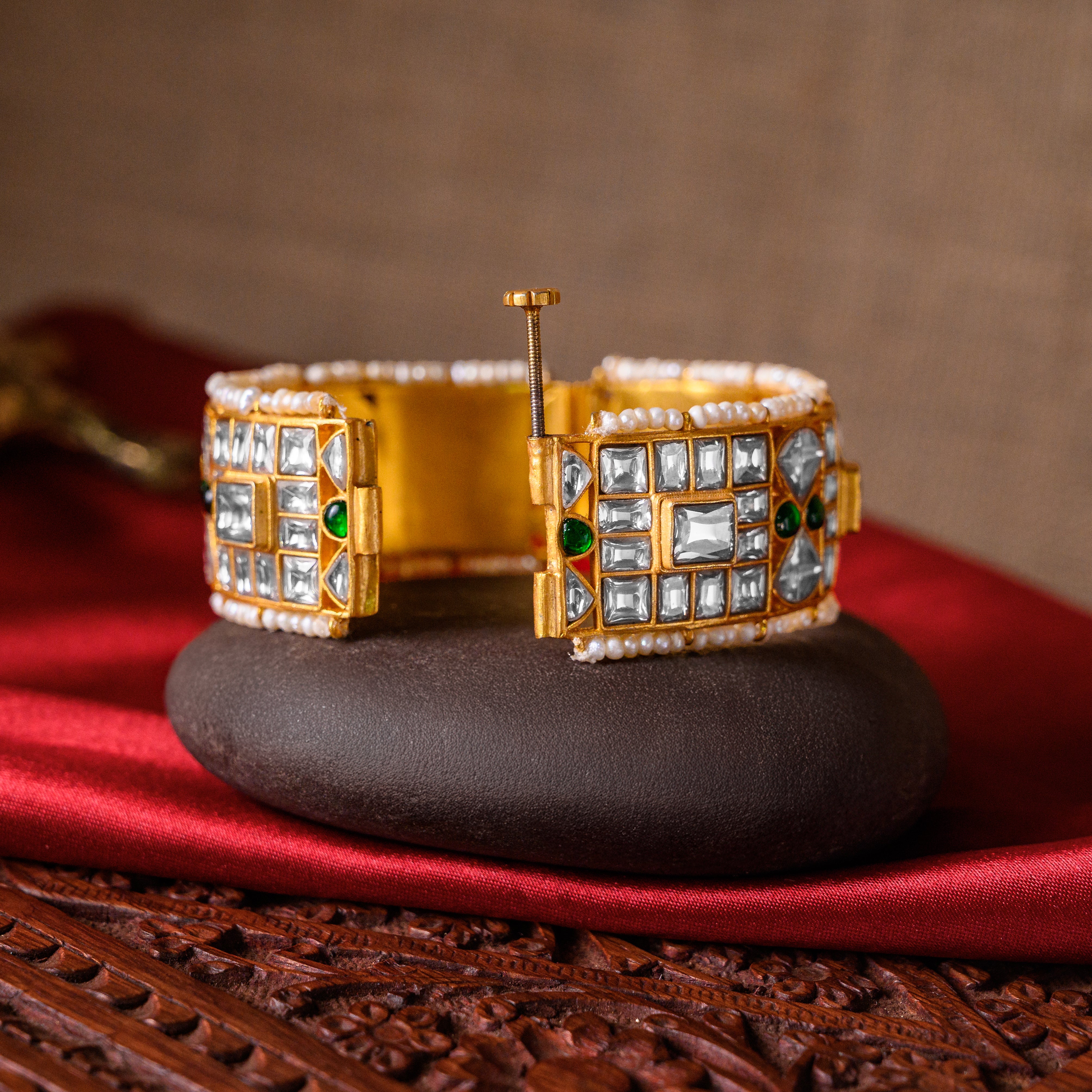 Anvi Kundan Bangle