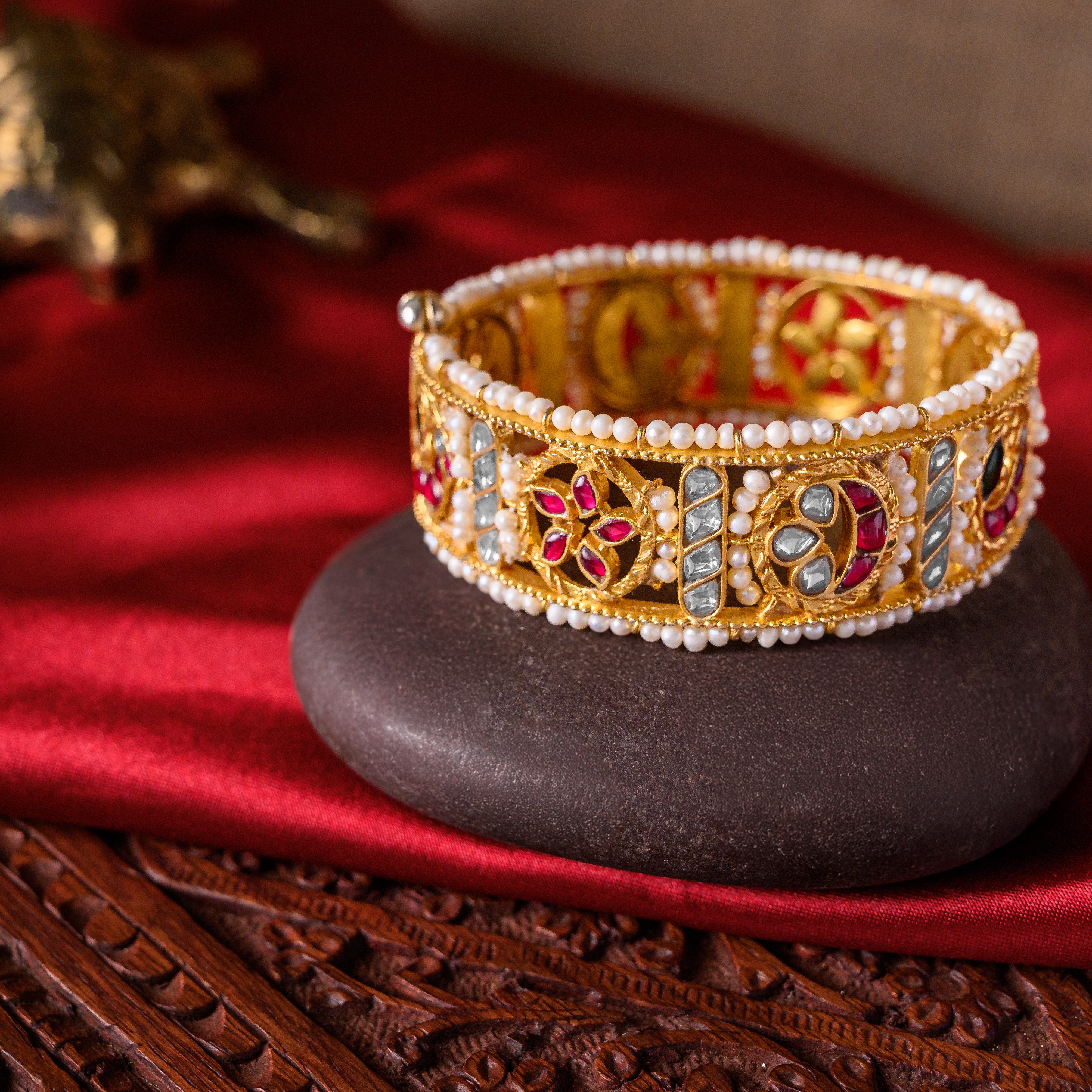 Kavya Kundan Bangle