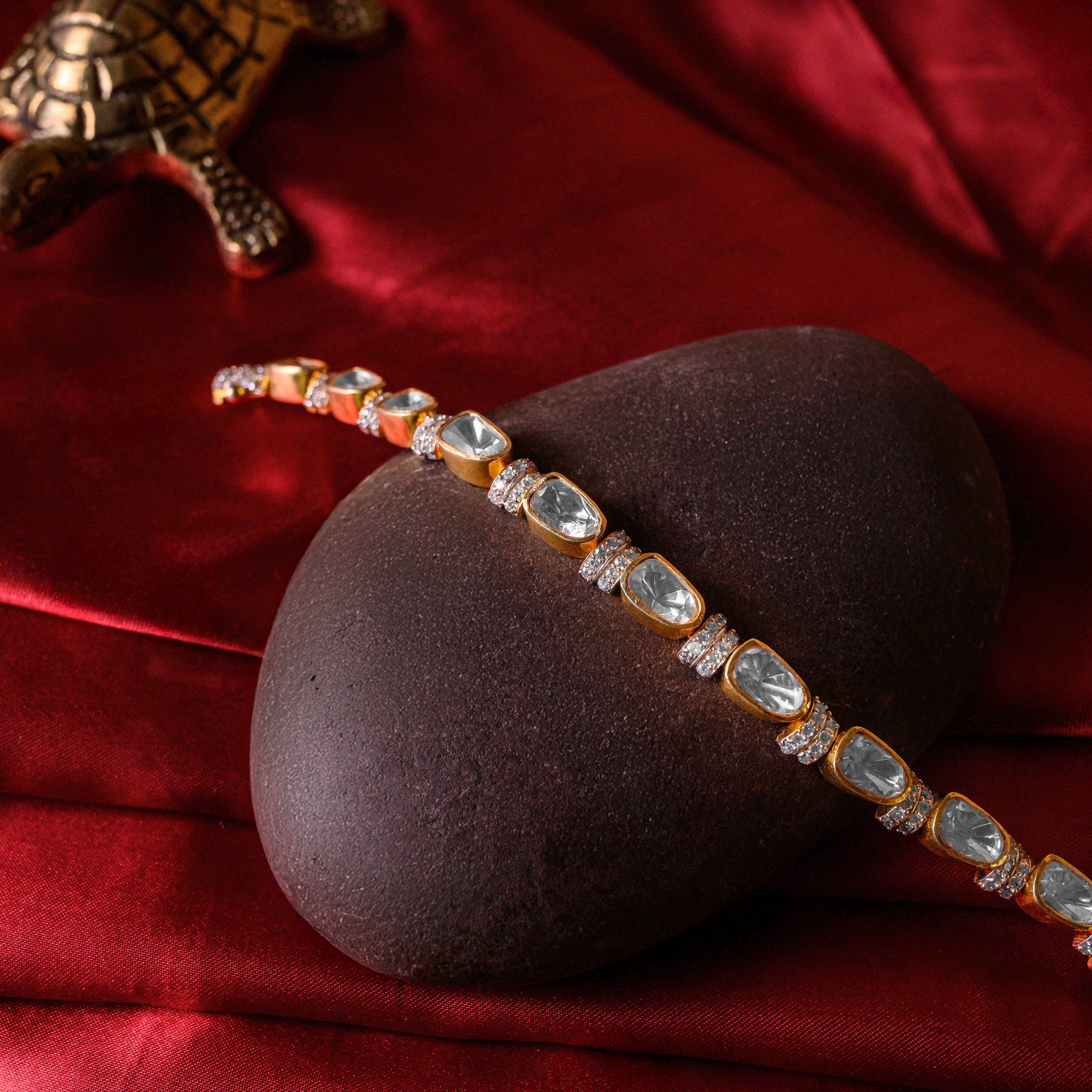 Aurelyn silver Polki bracelet featuring sparkling CZ and moissanite