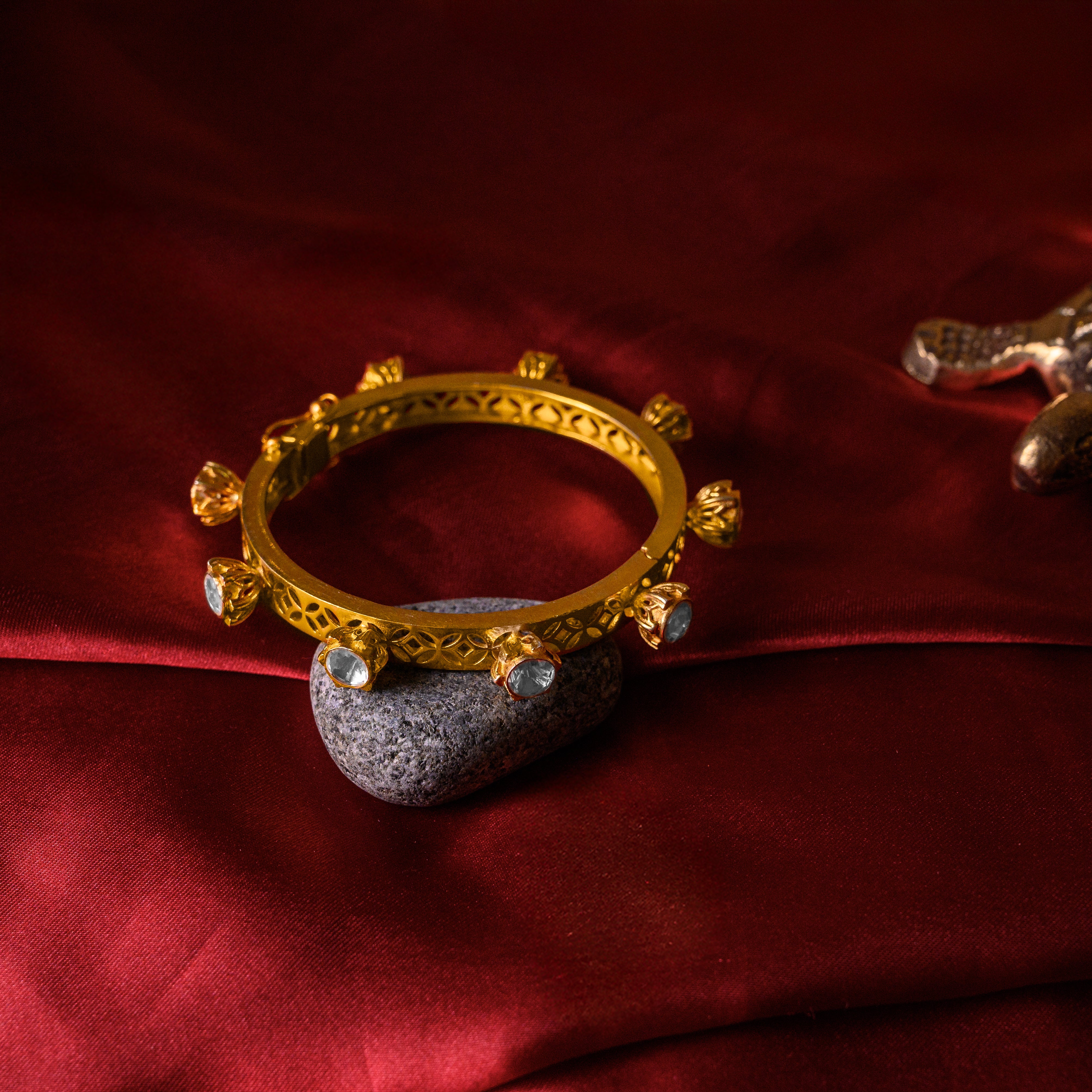 Traditional Tarangini Polki bangle inspired by Indian craftsmanship