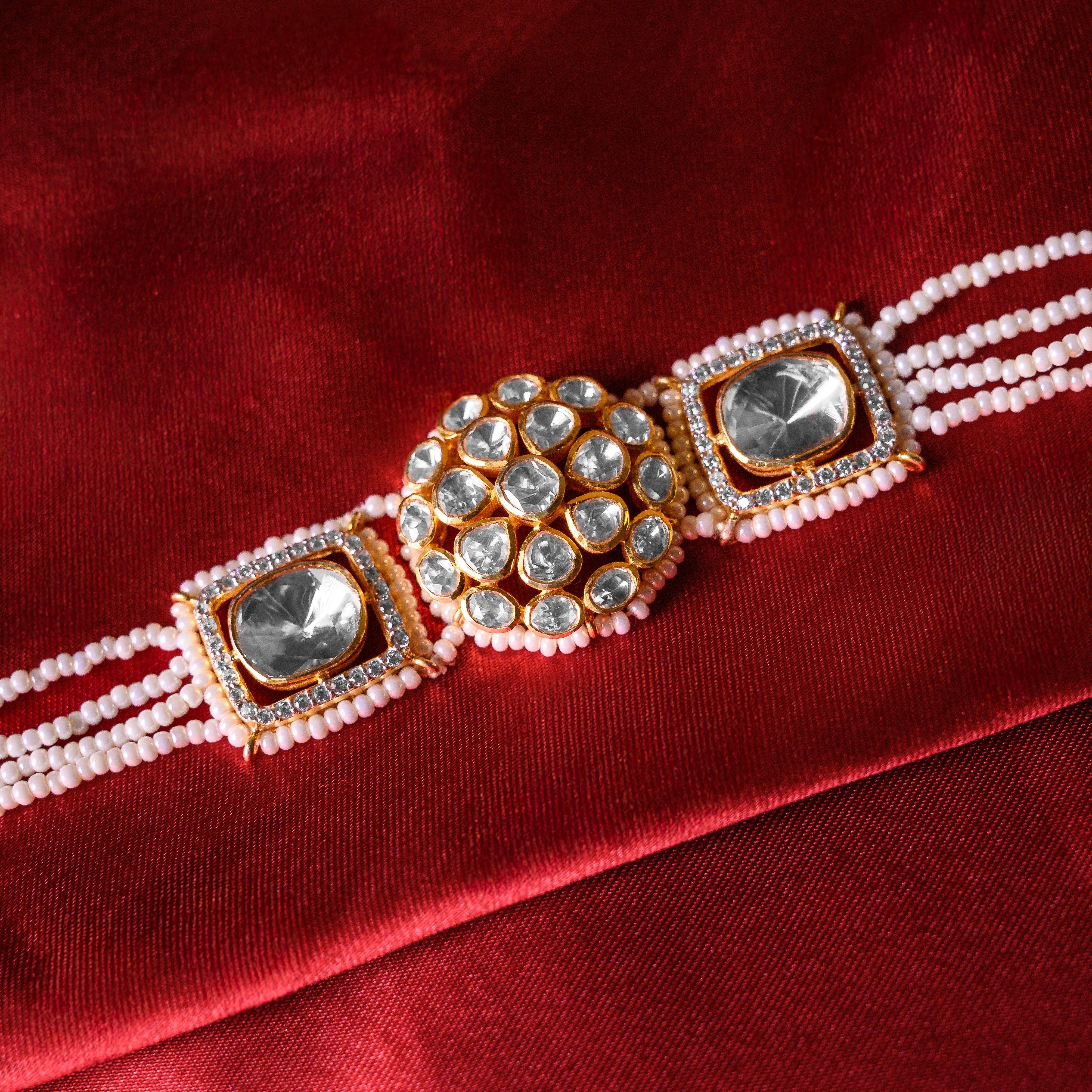 Delicate silver Polki bracelet with subtle sparkle