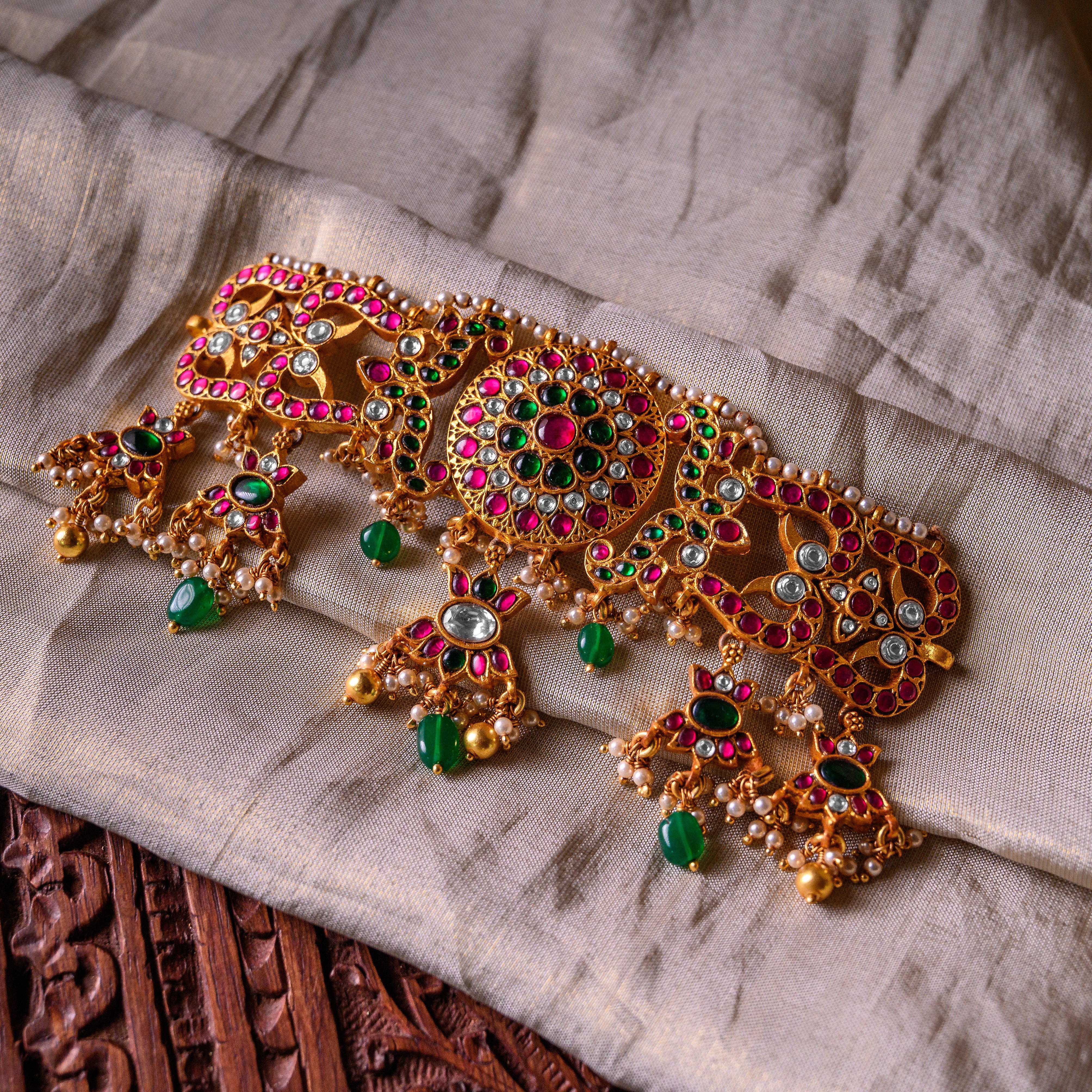 Amritika Kundan Choker