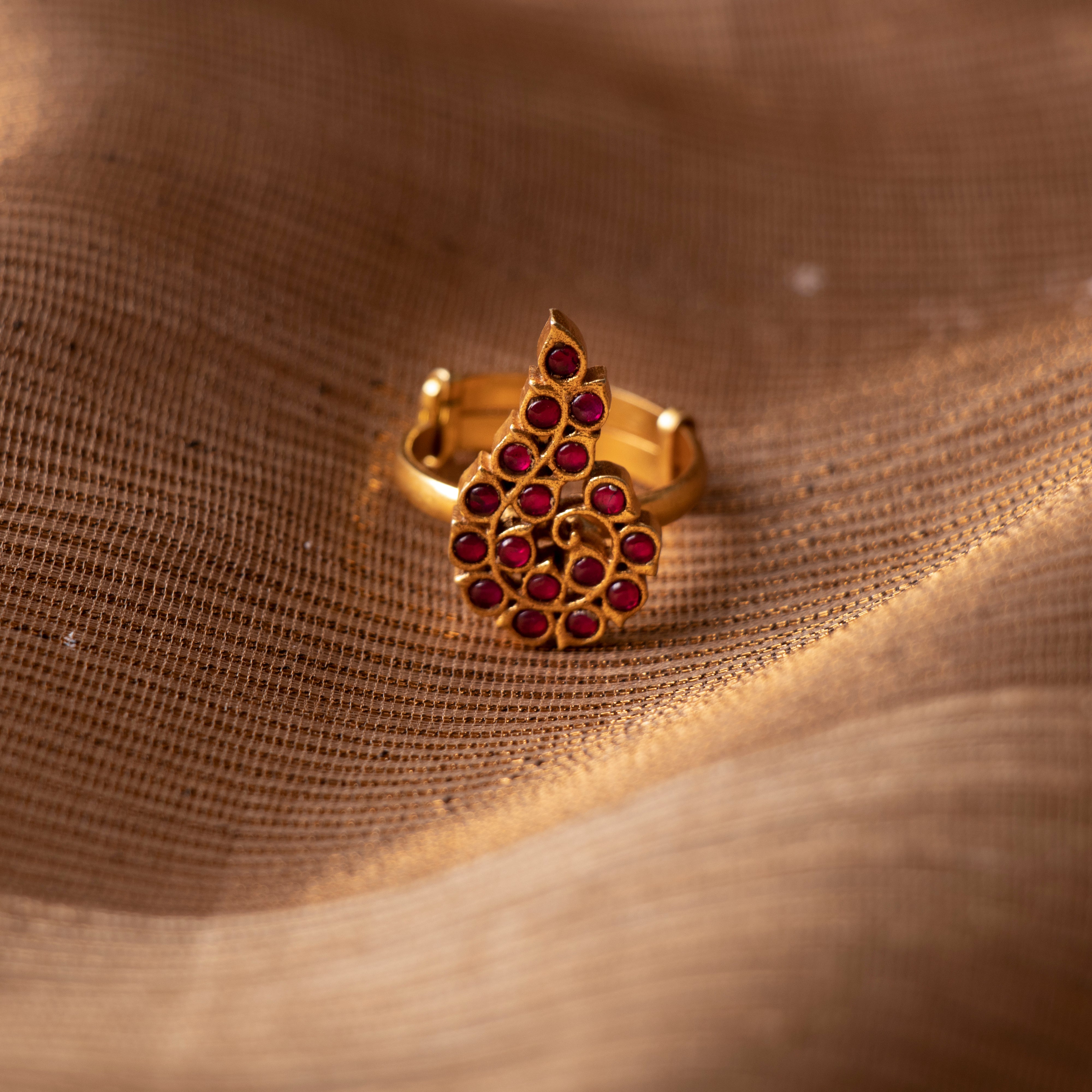 Royal Teardrop Kundan Ring