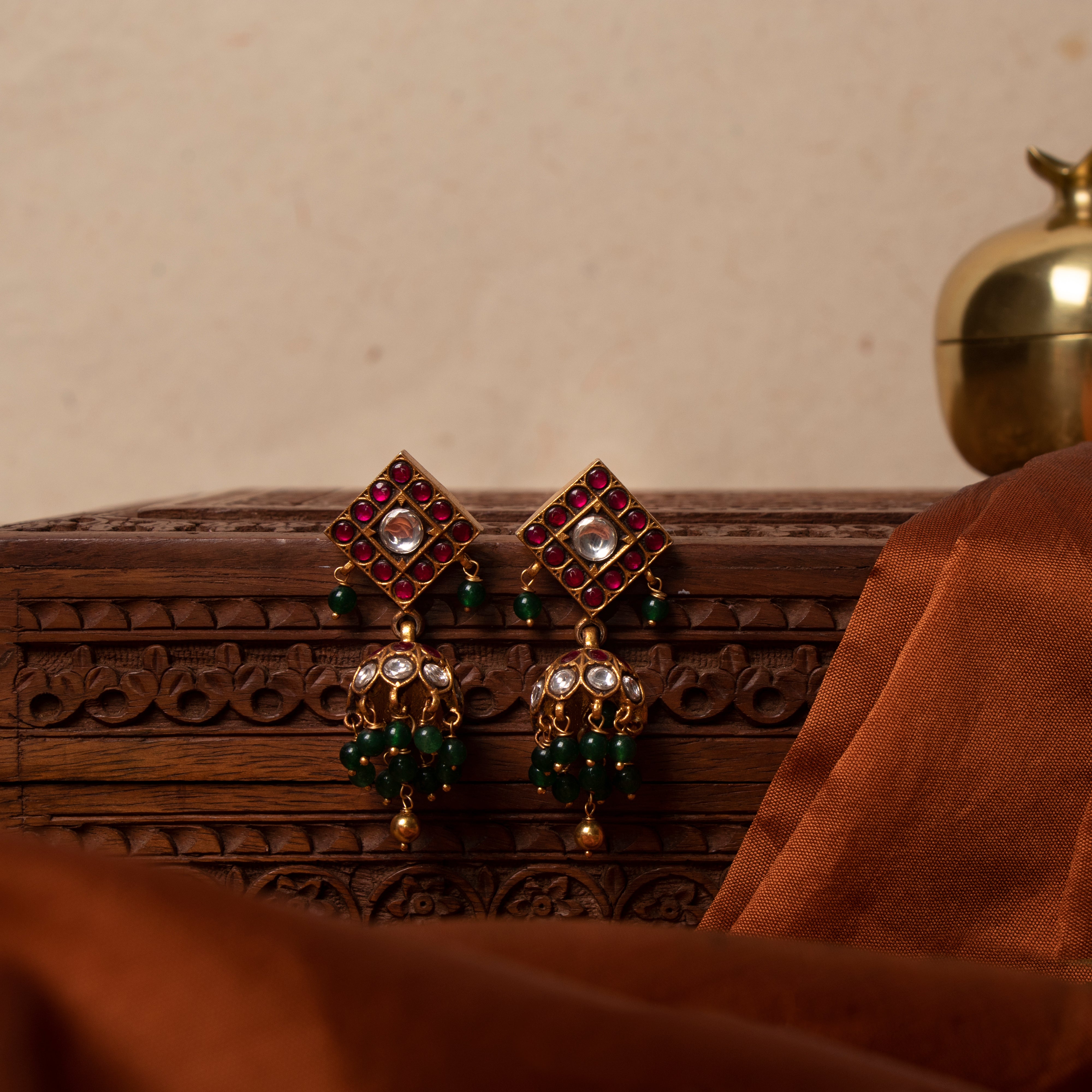 Ahvi Kundan Jhumkas