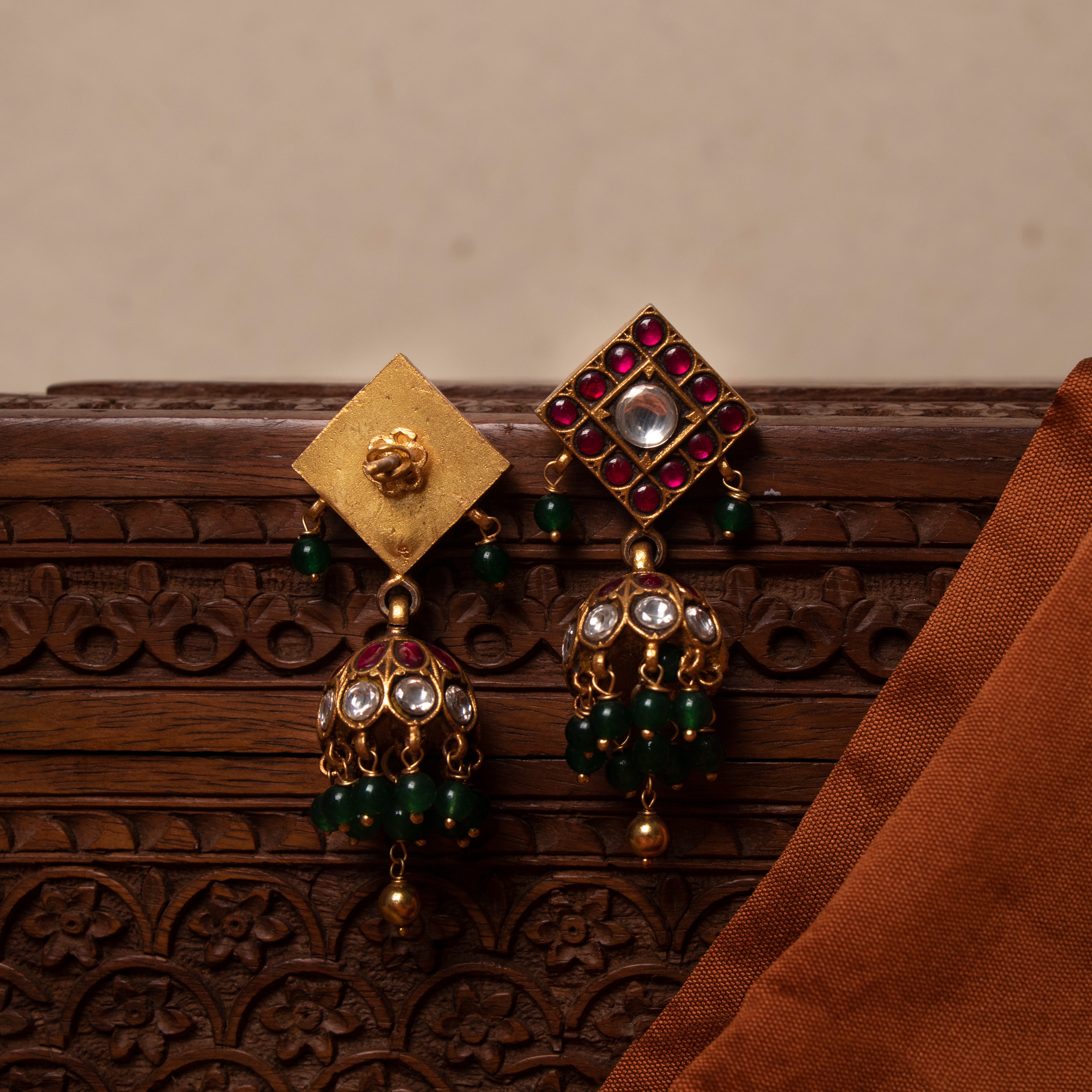 Ahvi Kundan Jhumkas