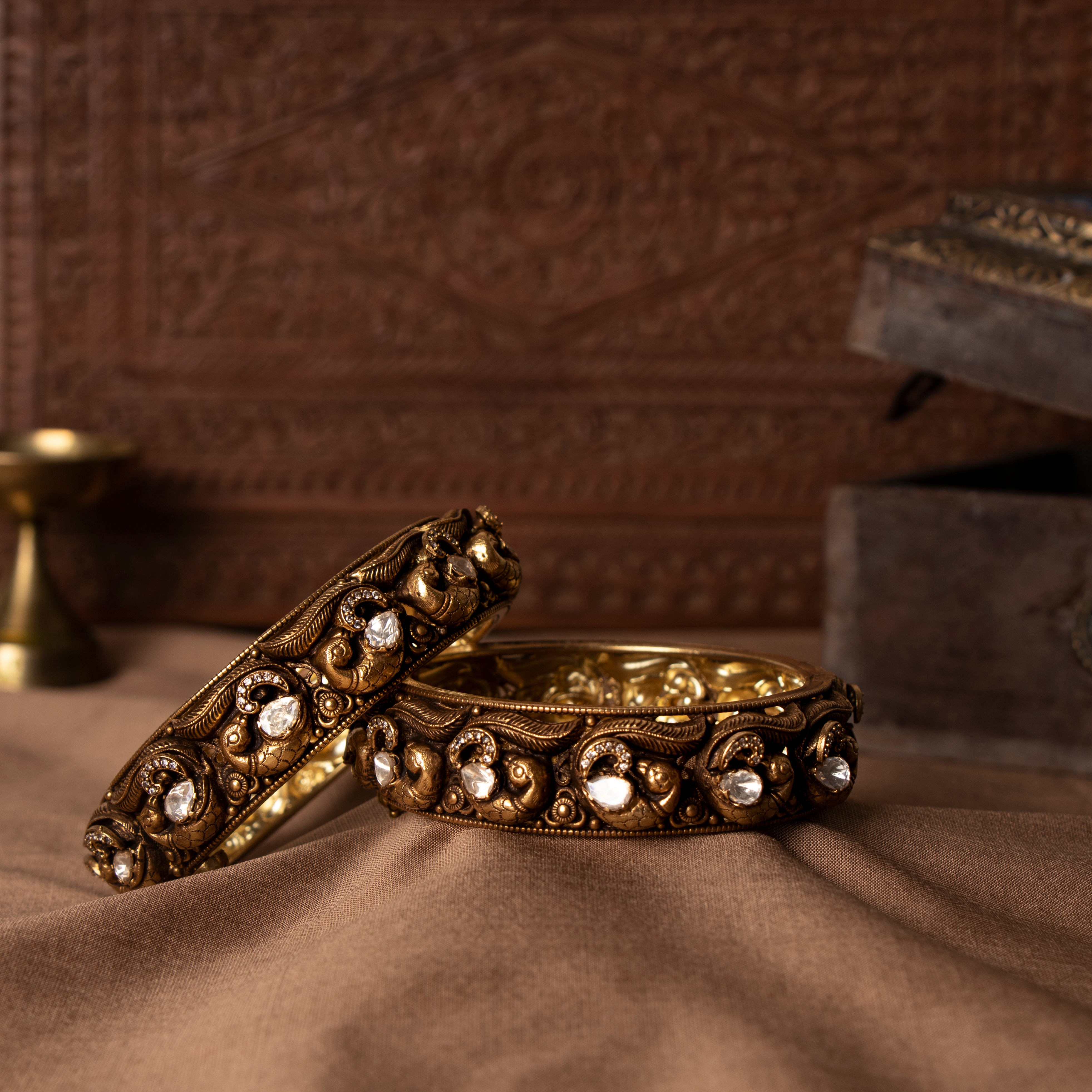 Izar Nakaas Bangle (single piece)