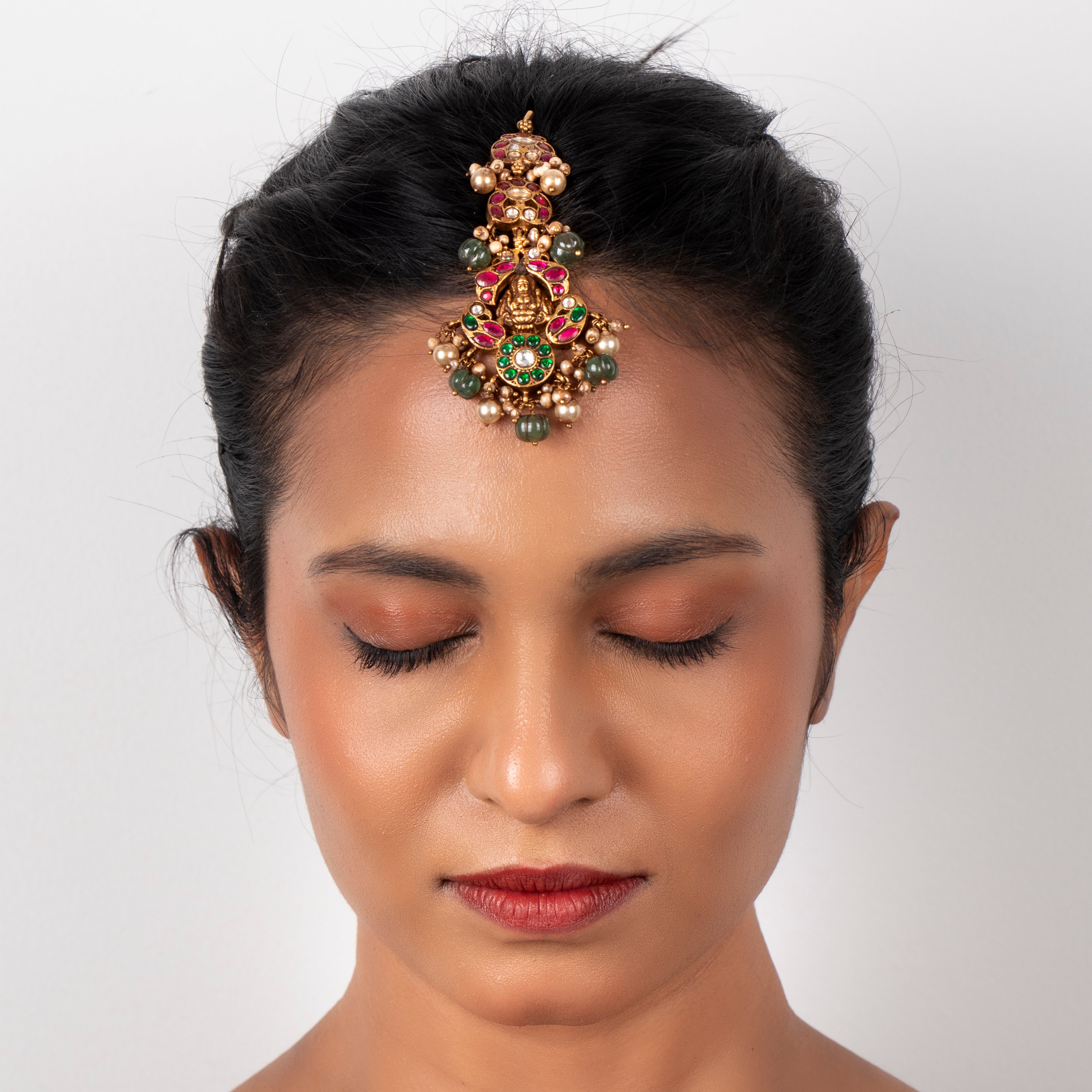 Lakshmi Nakaas Maangtika