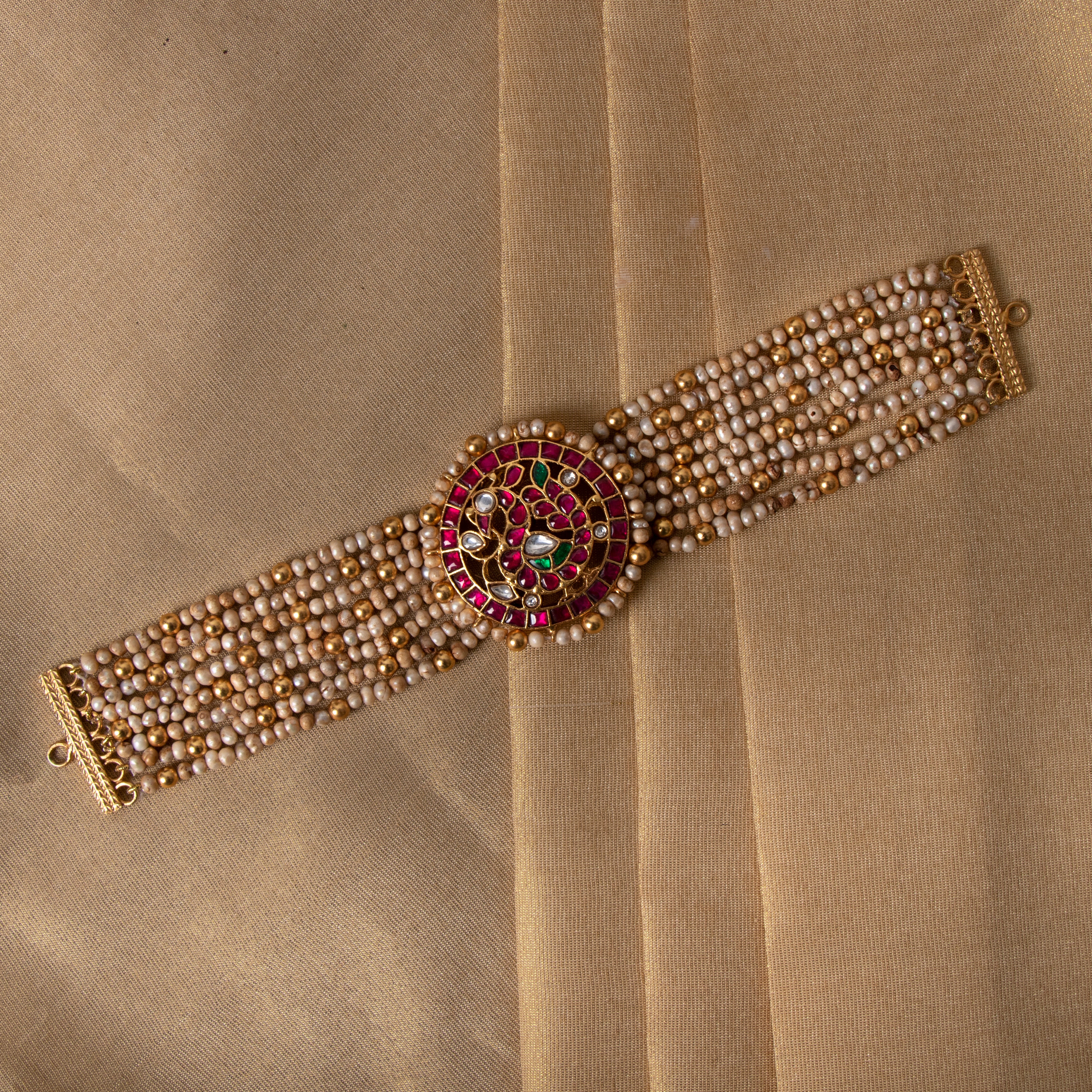 Alvira Kundan Choker