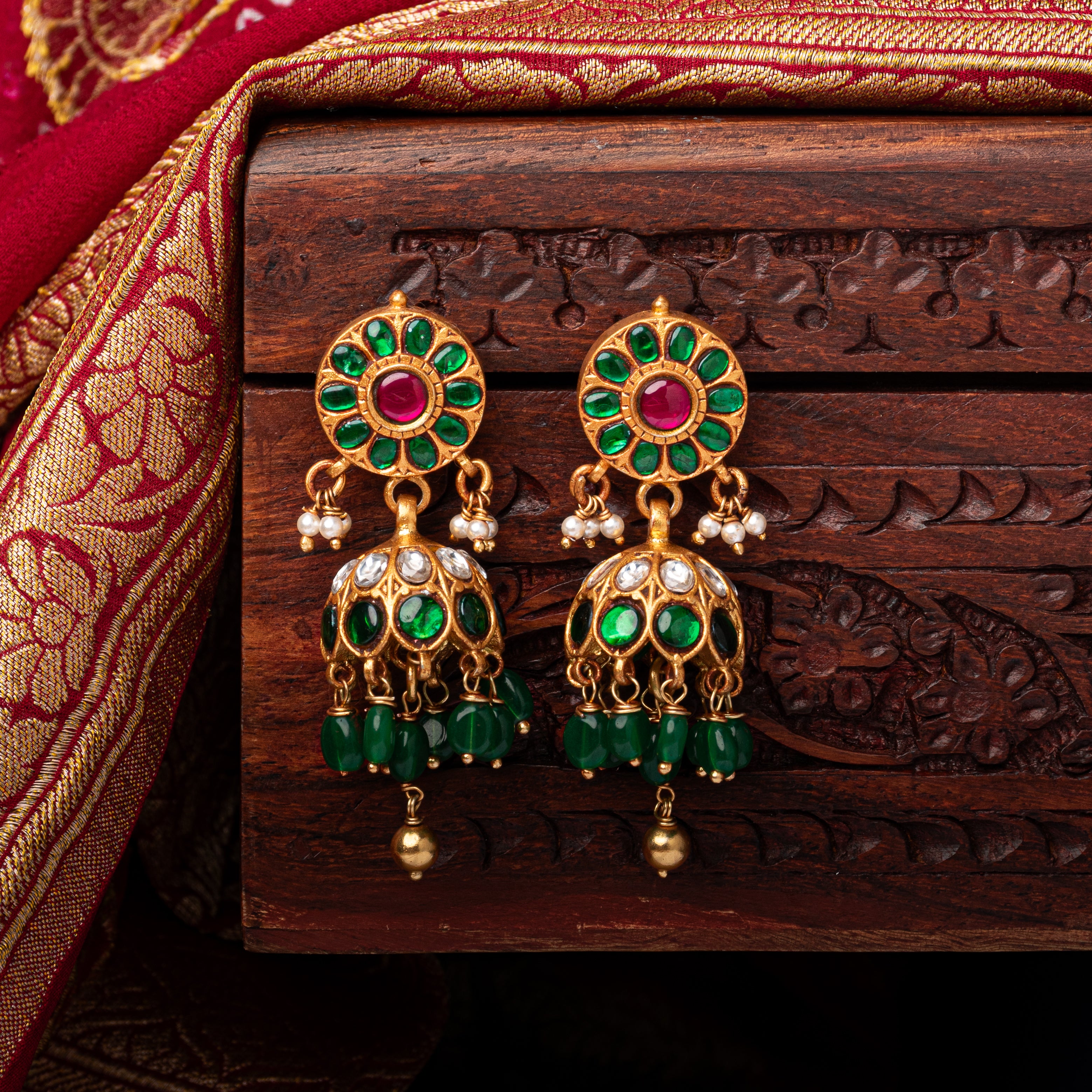 Jadeika Kundan Jhumka