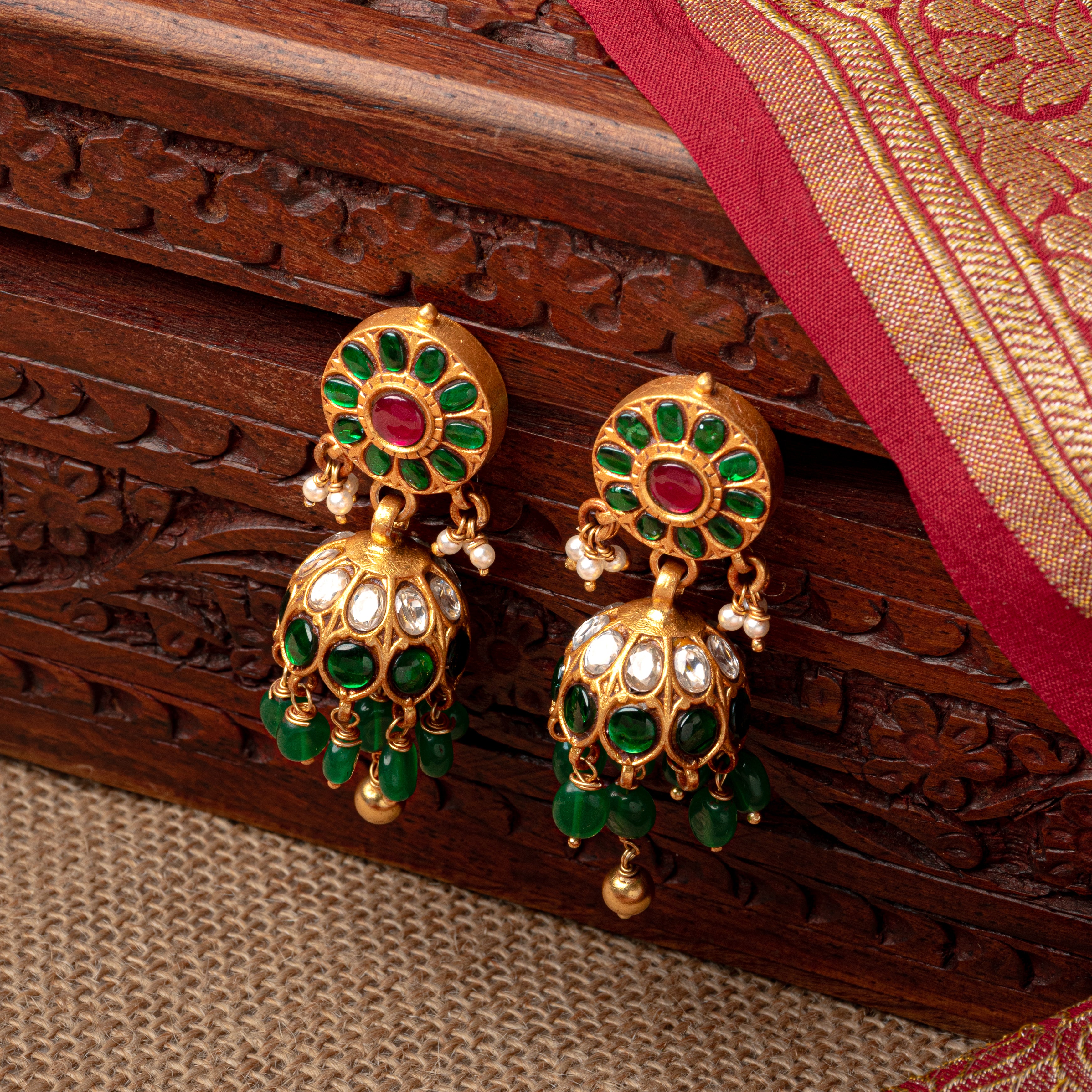 Jadeika Kundan Jhumka